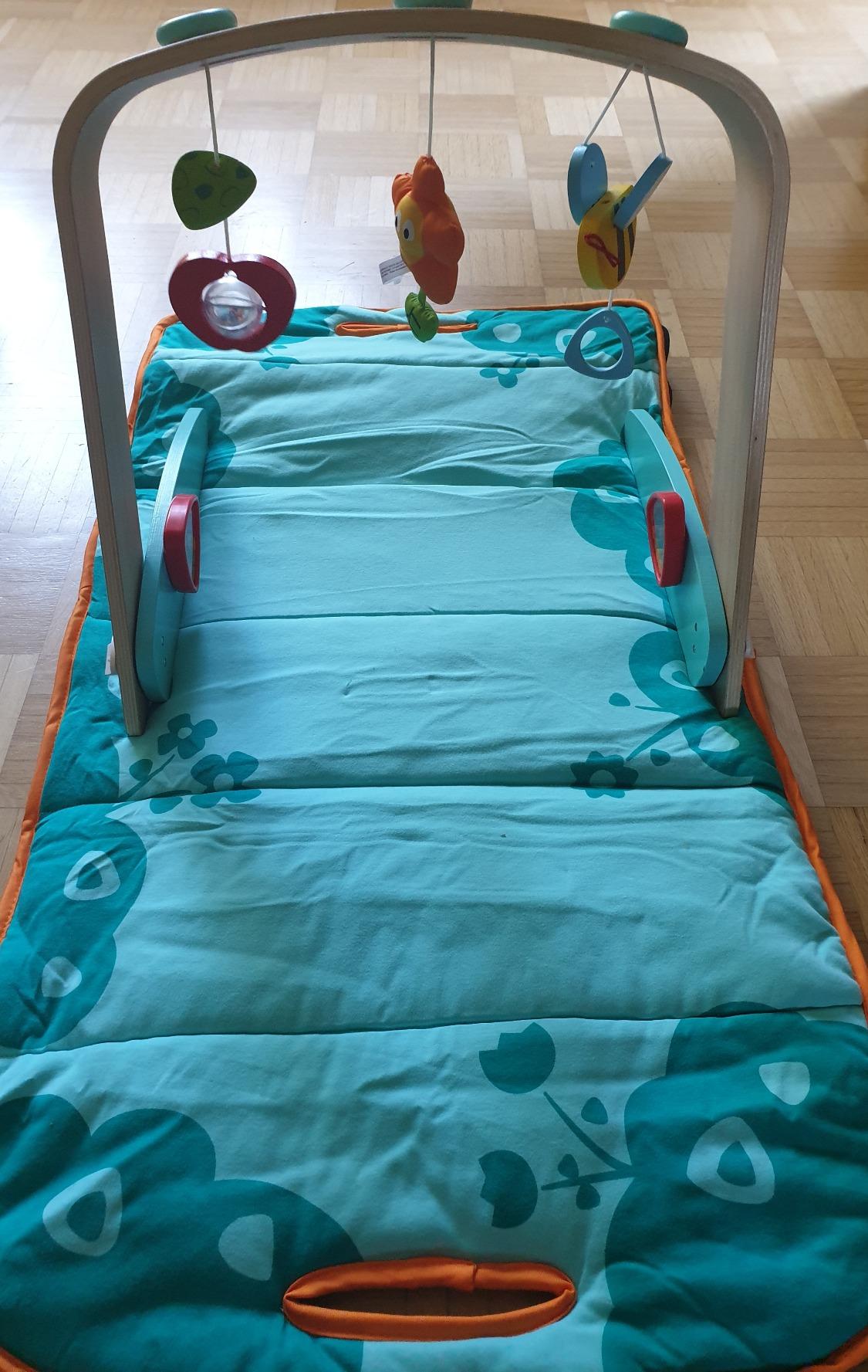 Hape Giocattoli per l'infanzia E0045 palestrina portatile con giochi