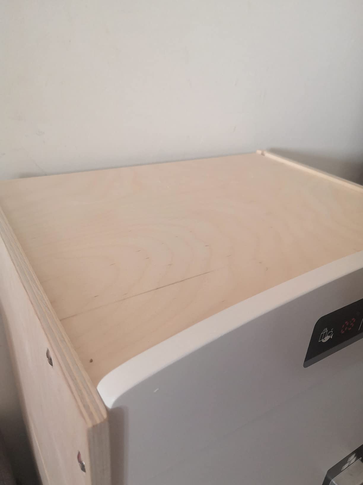 Hape Cucina e accessori E3153 frigorifero giocattolo bianco in legno