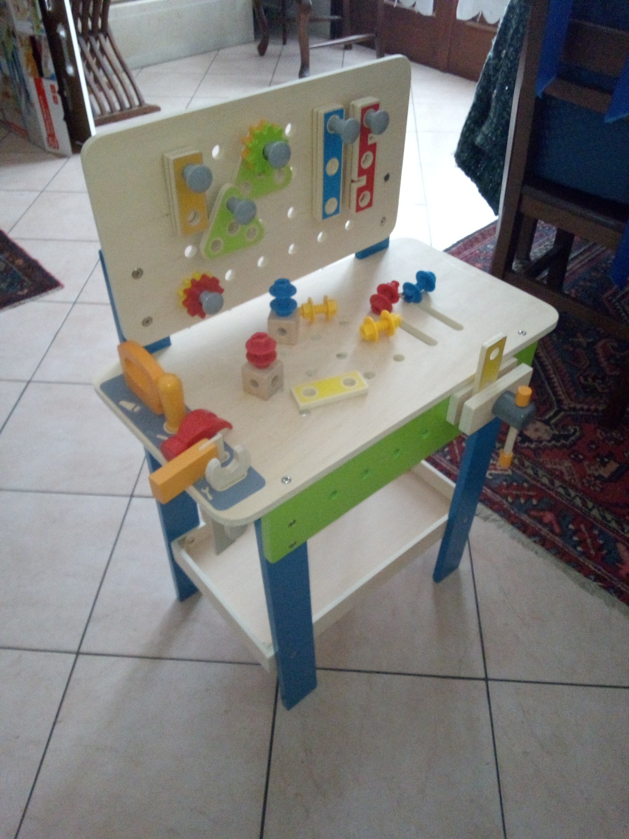 Hape Giochi di ruolo Banco da Lavoro banco da lavoro 35 pezzi regolabile