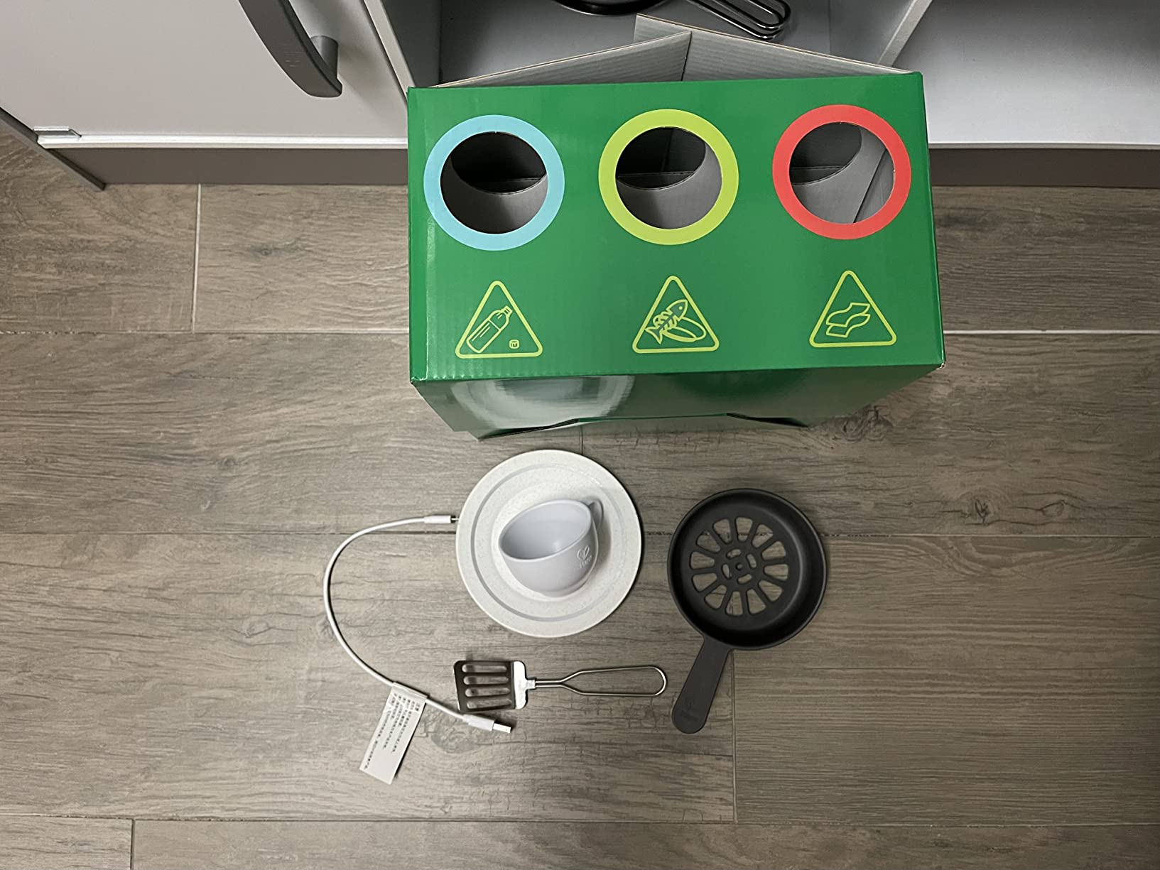 Hape Cucina e accessori E3177 Cucina di Gioco Deluxe con microonde