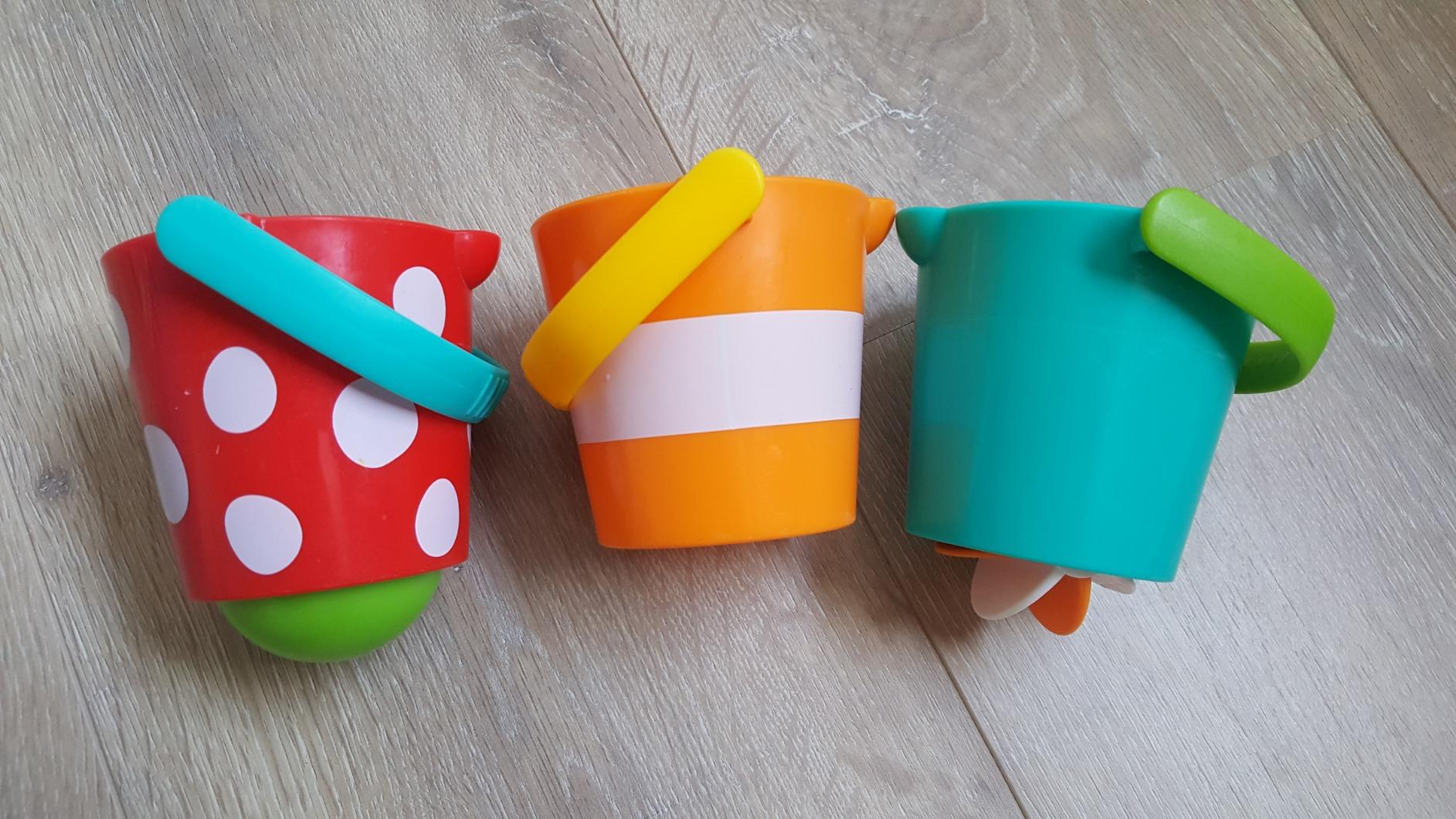 Hape Giochi da bagno Set Allegri Secchielli 3 pezzi multicolore