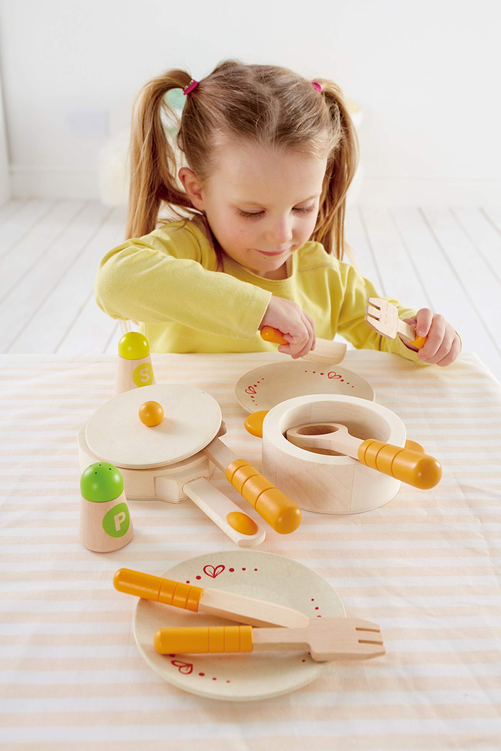 Hape Cucina e accessori E3103 set piatti e pentole in legno