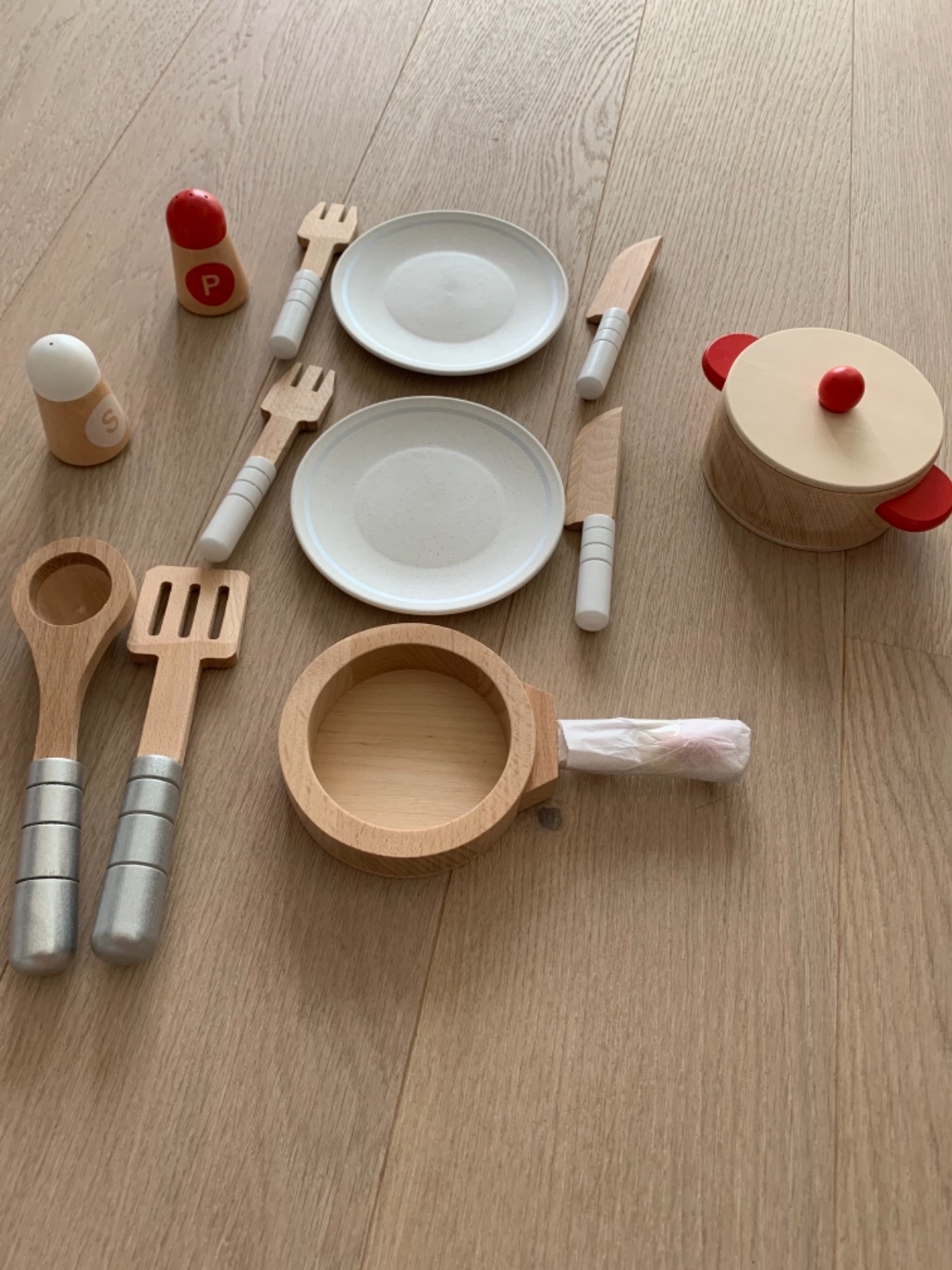 Hape Cucina e accessori Set Cucina & Servi in legno 13 pezzi