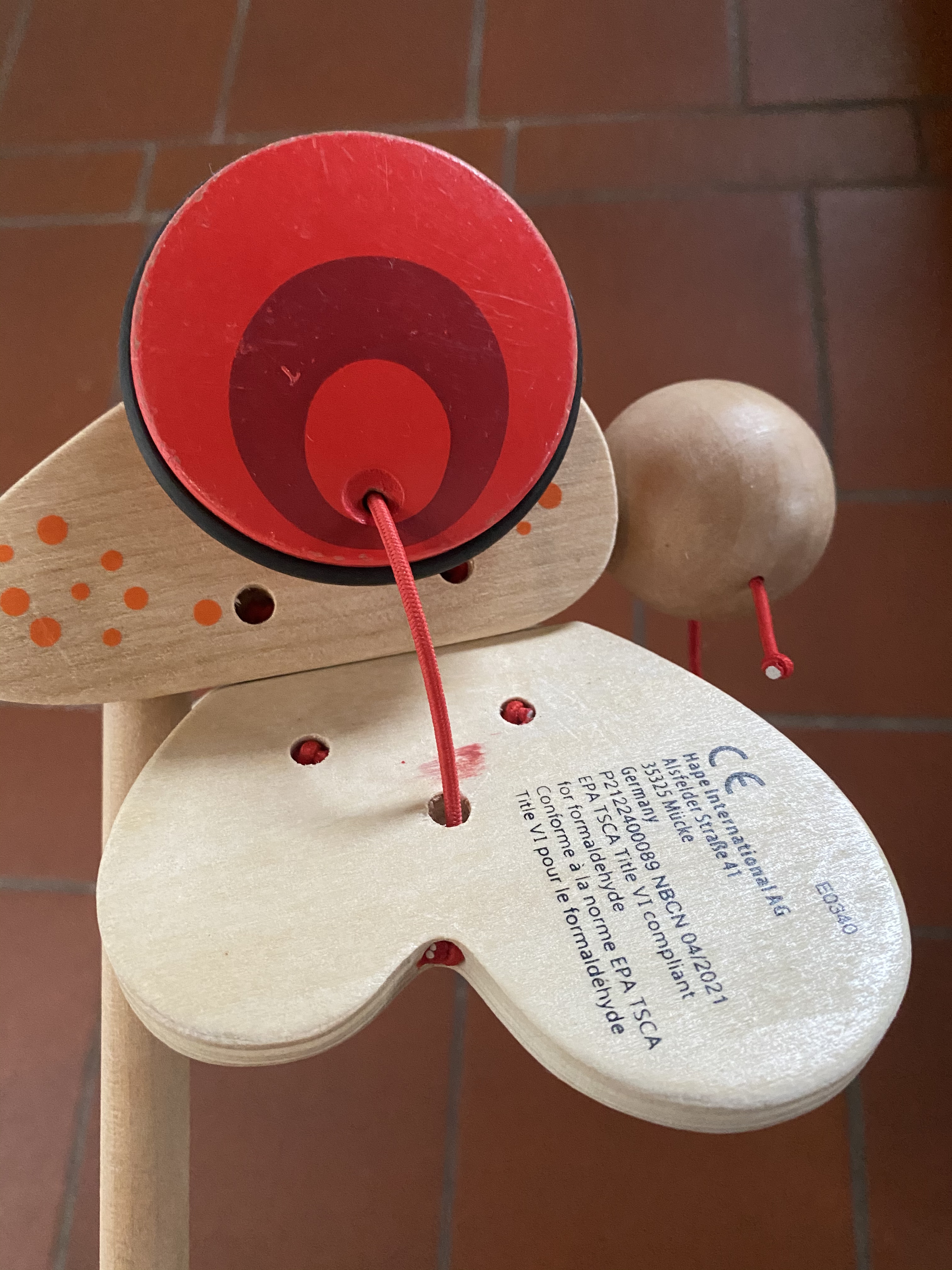 Hape Spingi e cammina farfallina da trainare in legno dai 12 mesi