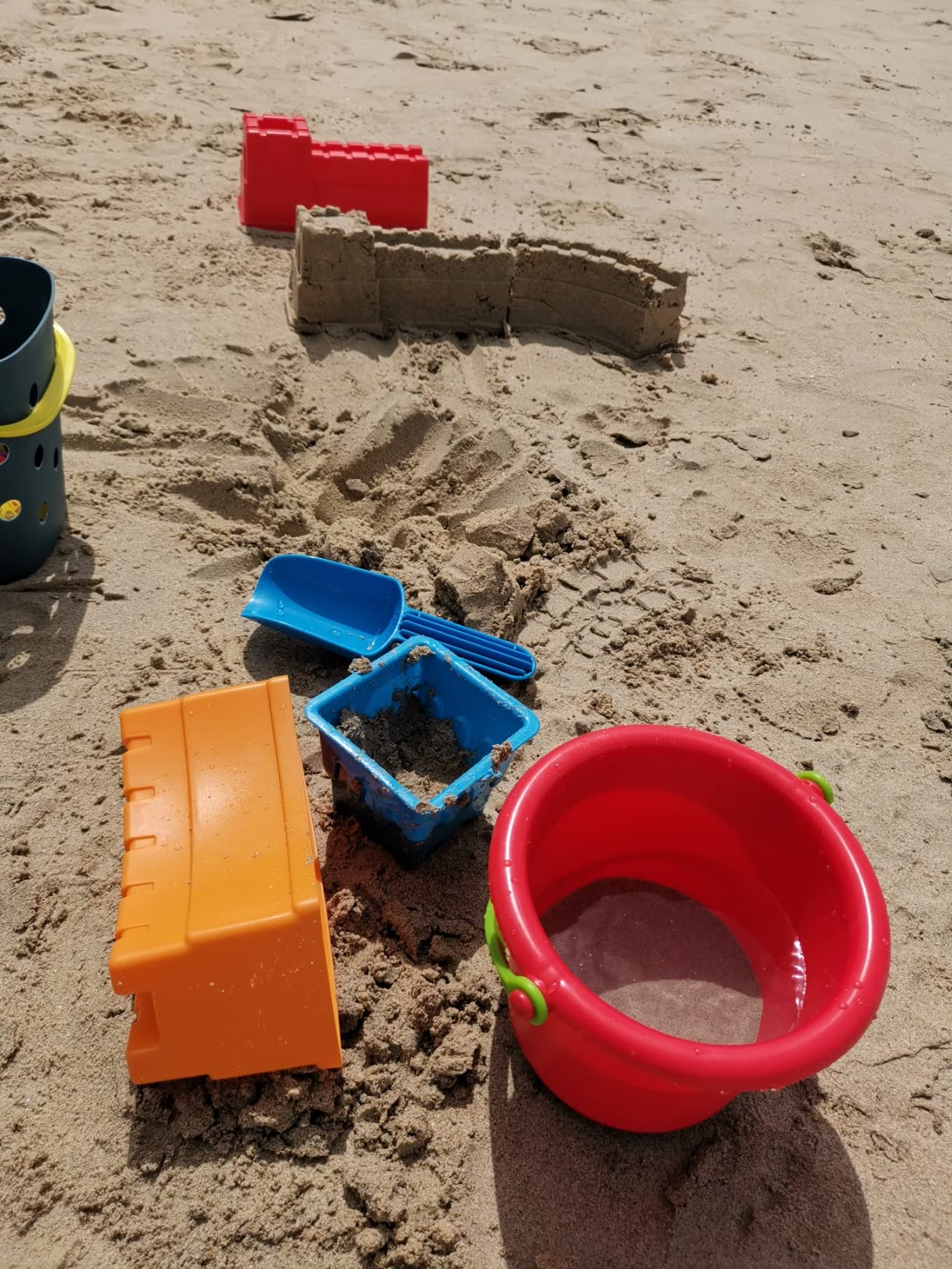 Hape Giochi da spiaggia Set per Spiaggia 5 in 1 multicolore