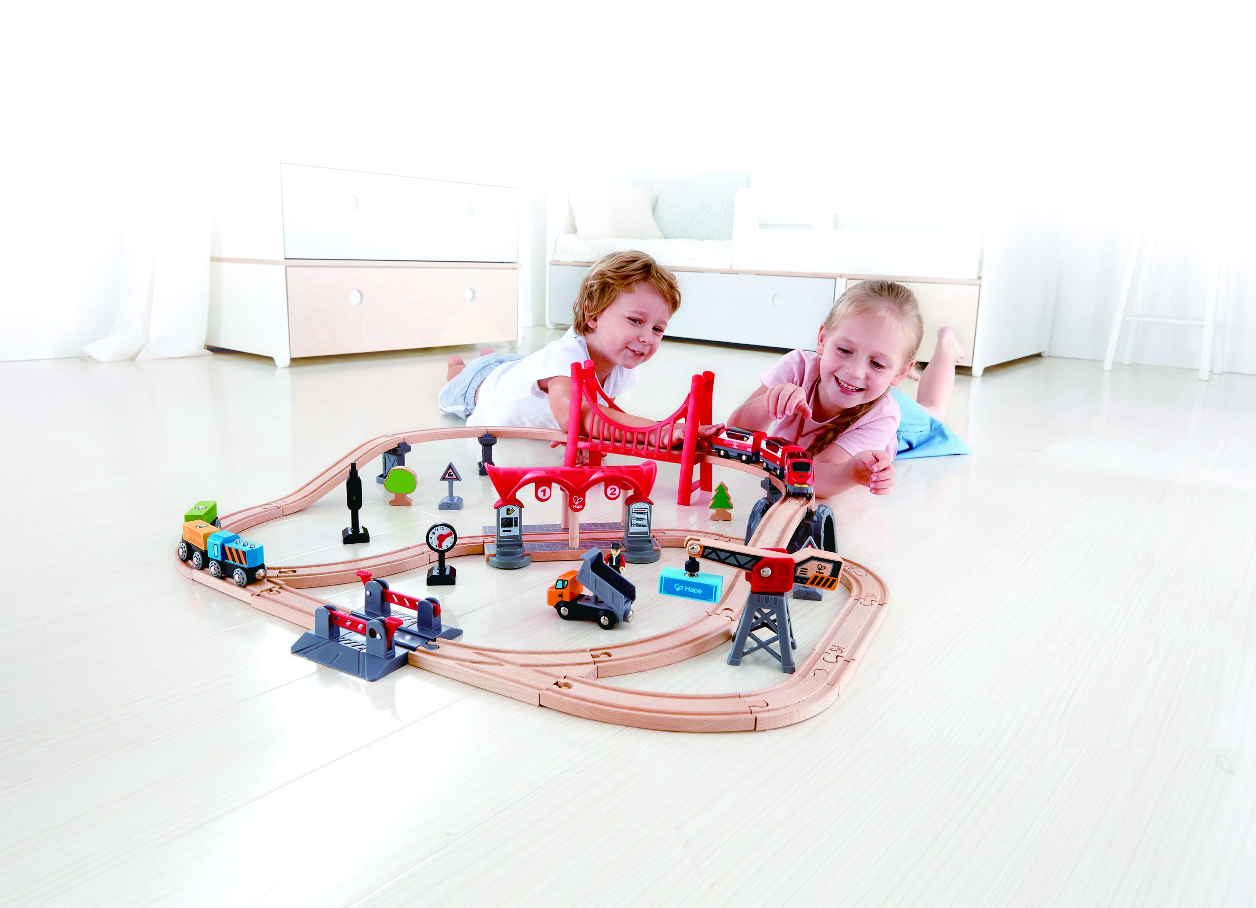 Hape Treno Pista Città Trafficata 51 pezzi ferroviaria