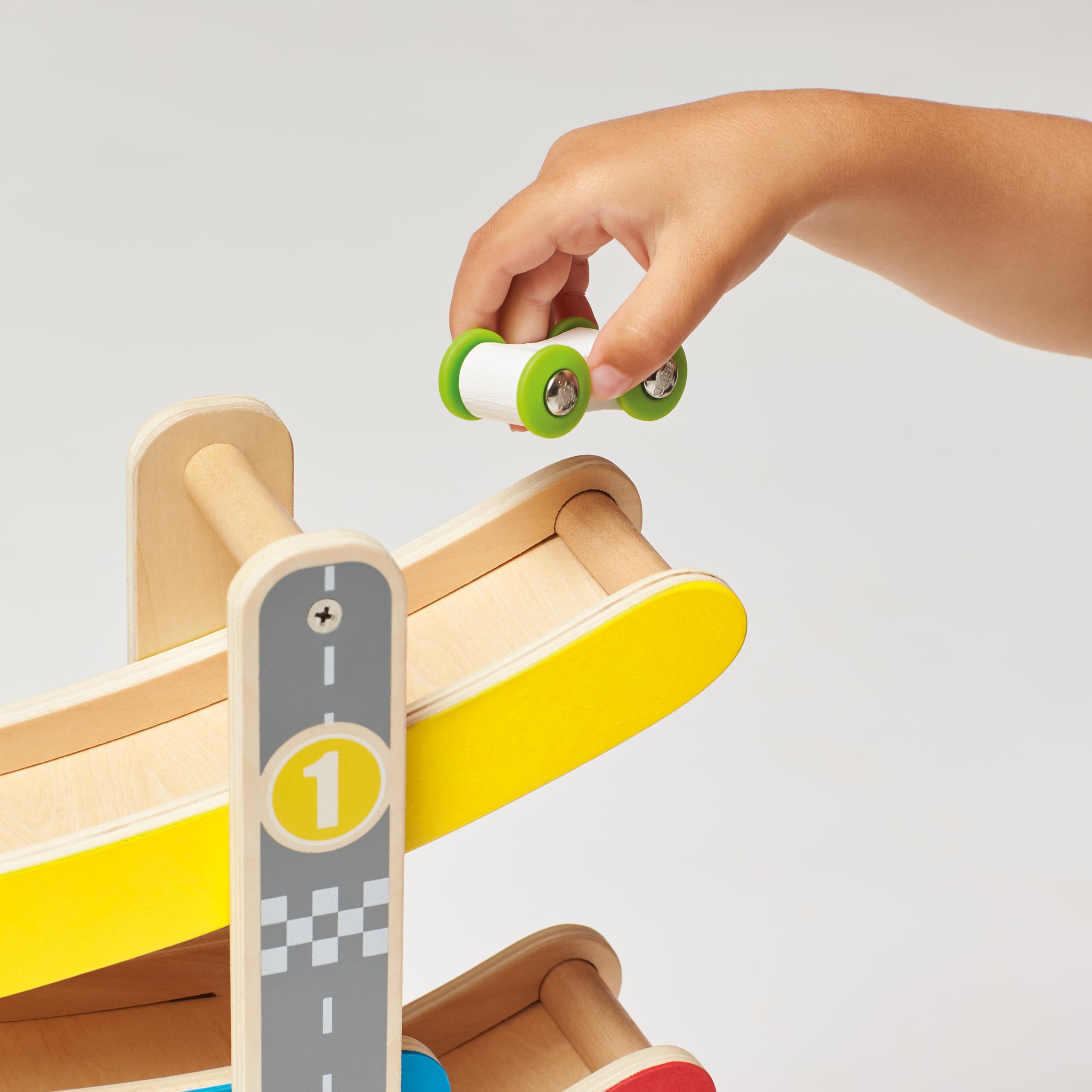 Hape Giochi circuito macchinine in discesa pista in legno con 3 auto