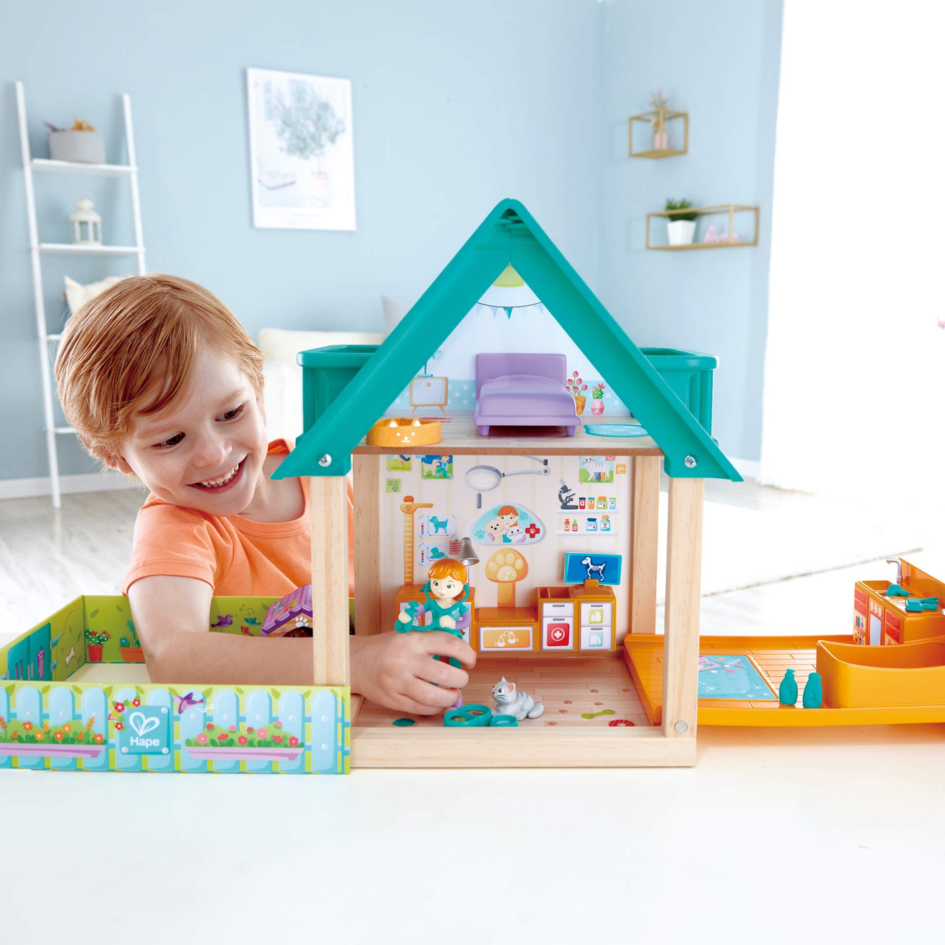 Hape E3408 Furry Friend Vet Set casa veterinaria in legno