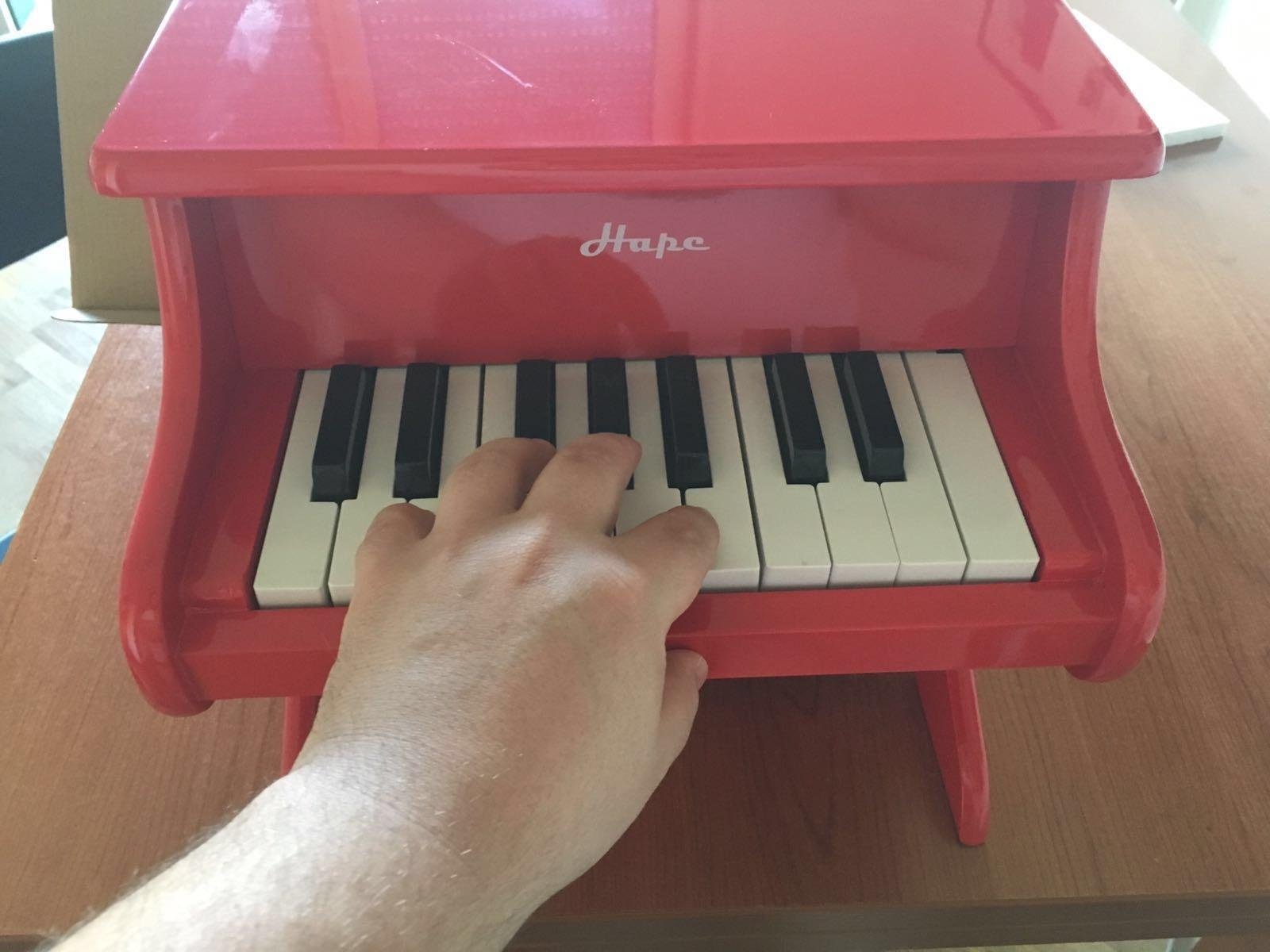 Hape Giochi musicali Piano Divertente E0318 pianoforte rosso 18 tasti