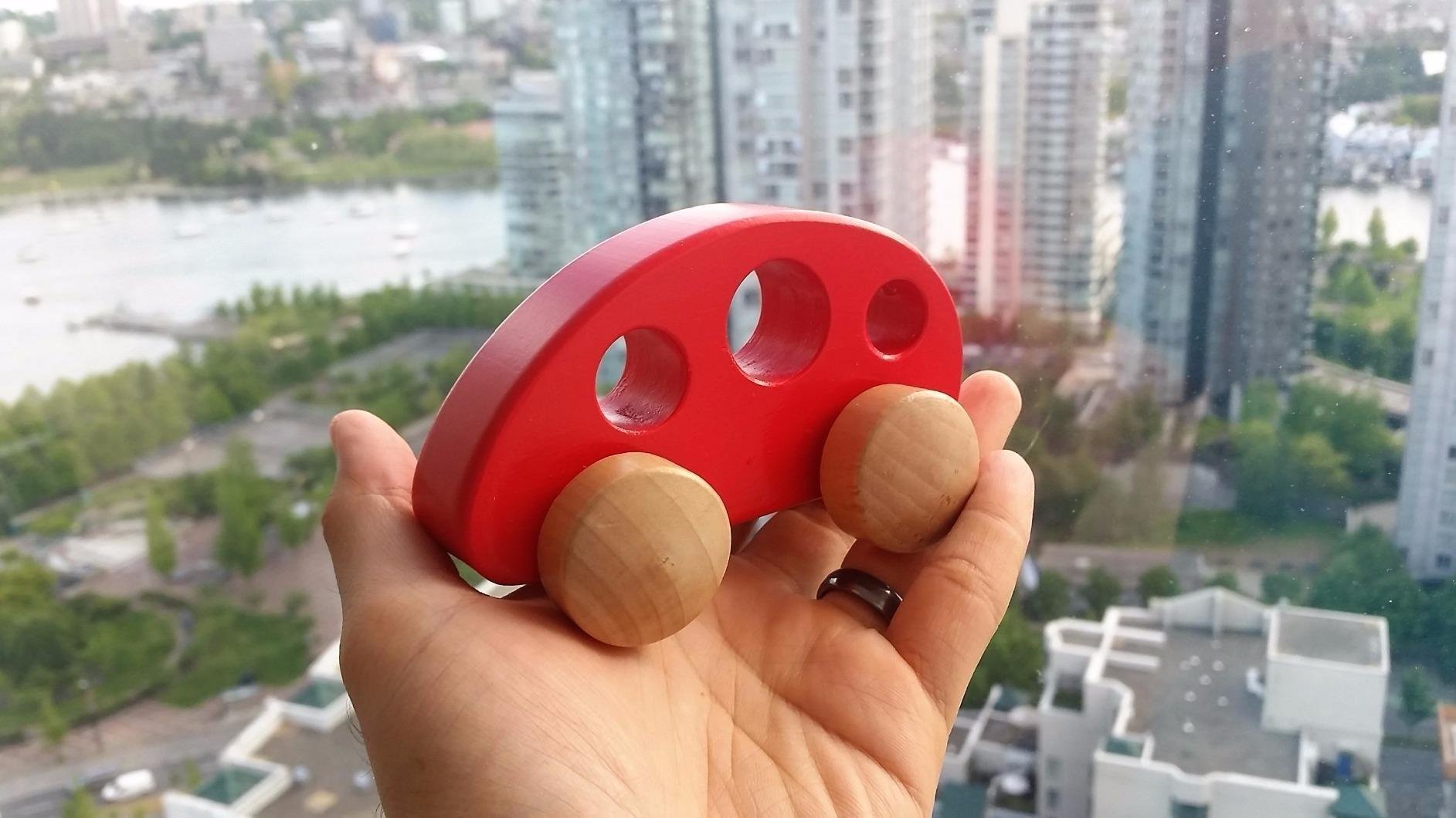 Hape Giochi E0052 minivan giocattolo rosso
