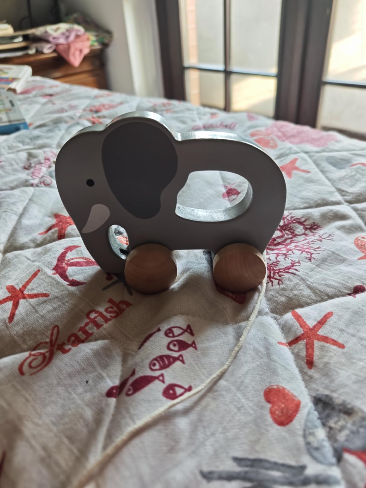 Hape Spingi e cammina Elefante da trainare elefante in legno dai 12 mesi