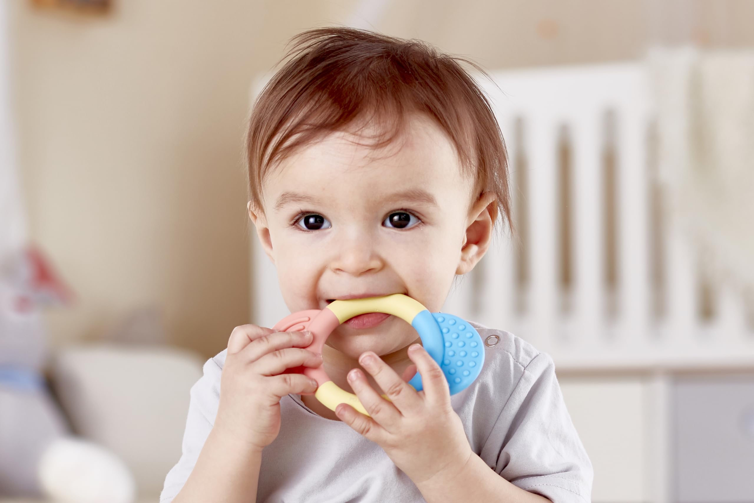 Hape Giocattoli per l'infanzia Anello da Masticare E0026 massaggiagengive