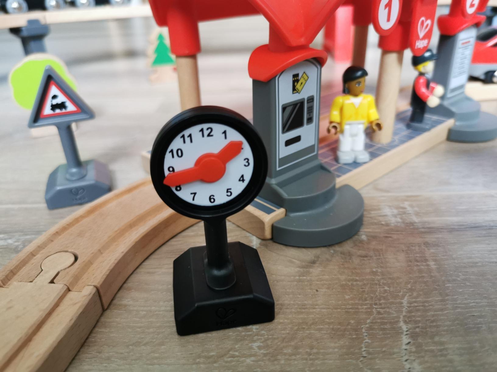 Hape Treno Pista Città Trafficata 51 pezzi ferroviaria
