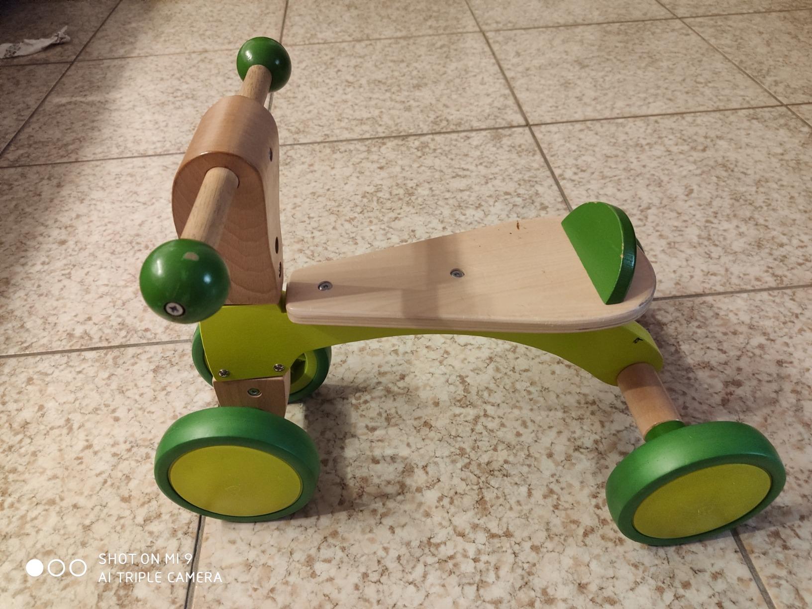 Hape Primi passi e bici Scooter a 4 ruote scooter in legno dai 12 mesi