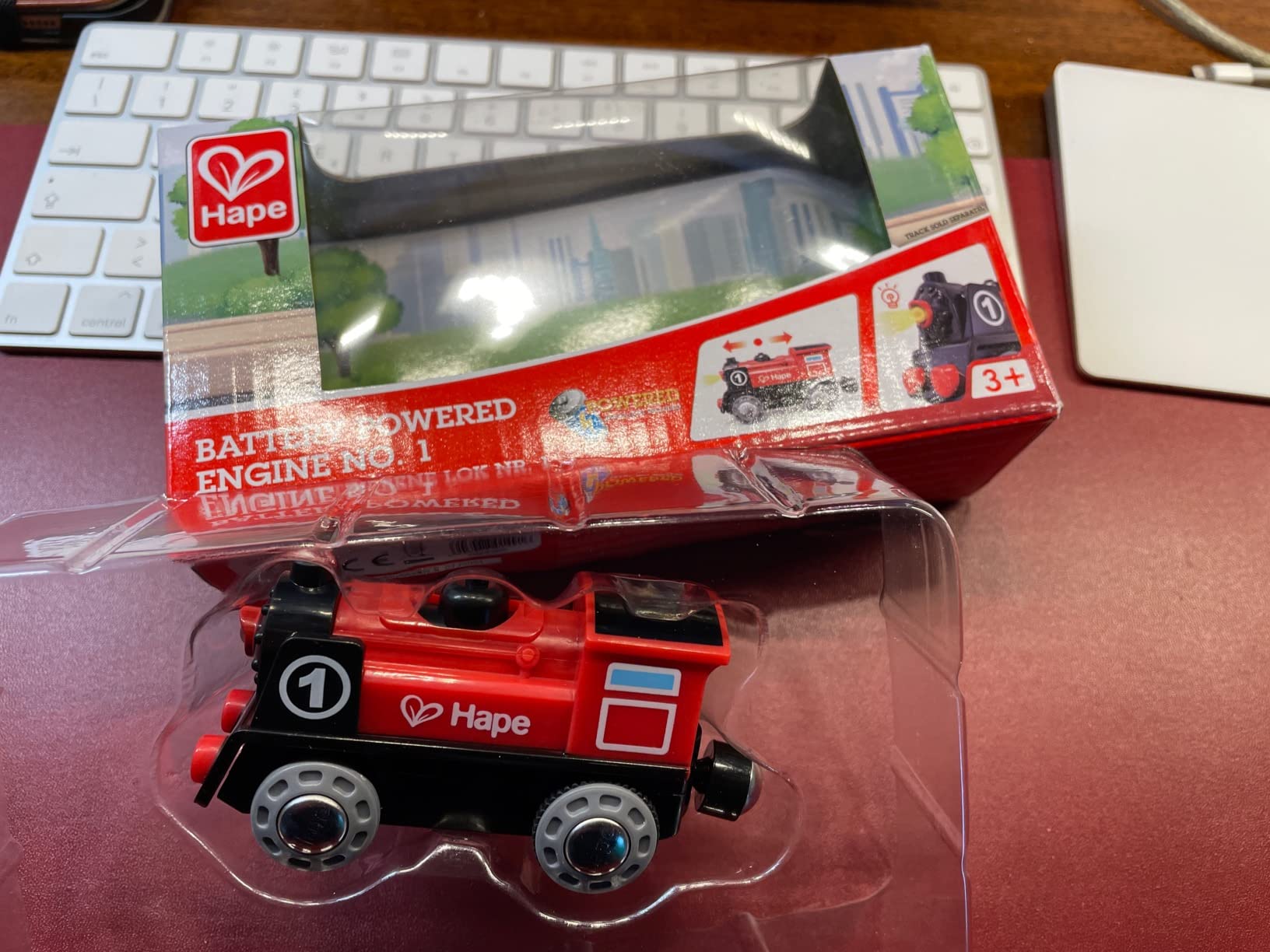 Hape Treno Locomotiva a Batteria con luce e retromarcia