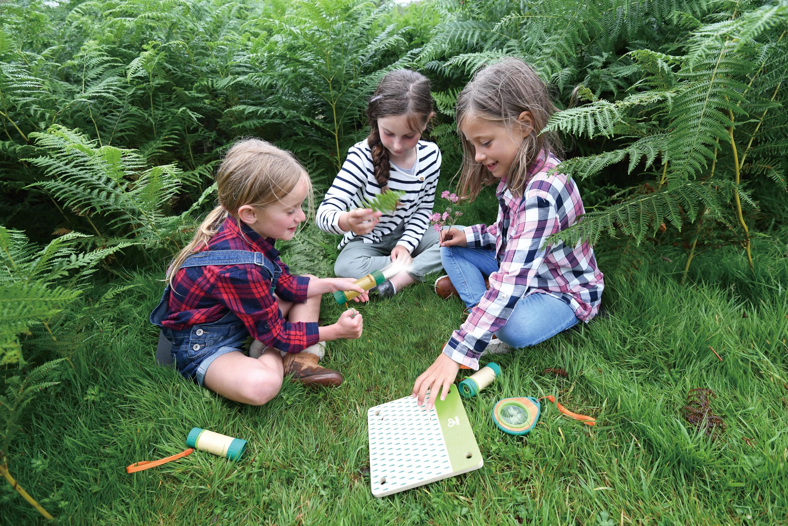 Hape Nature Fun Torcia alimentata a mano senza batterie in bambù