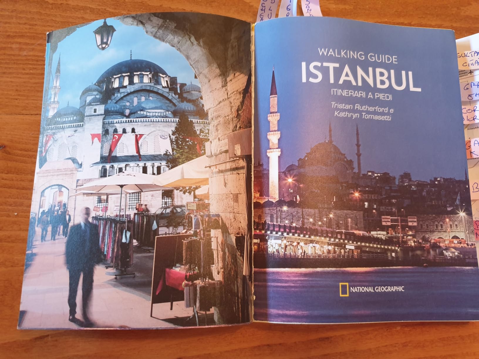 National Geographic Traveler Explore Istanbul guida a piedi con mappa
