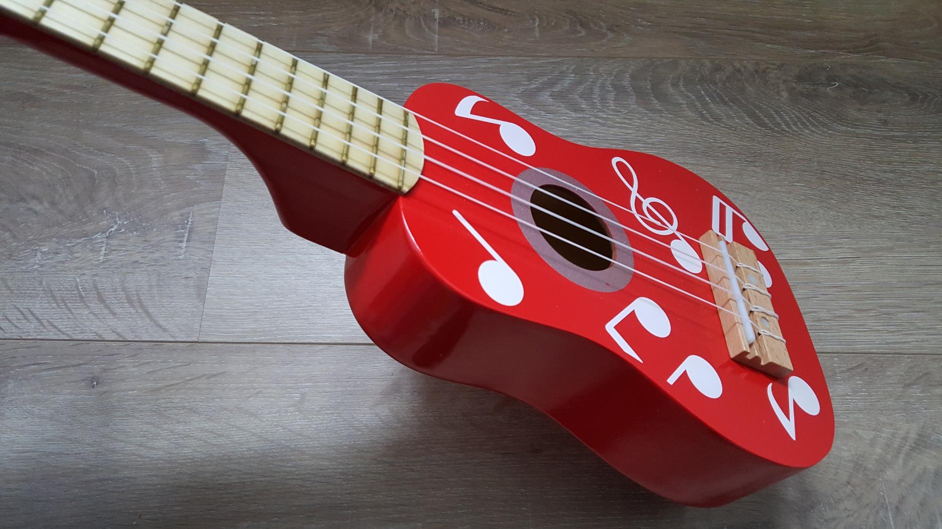 Hape Giochi musicali E0603 ukulele rosso in legno