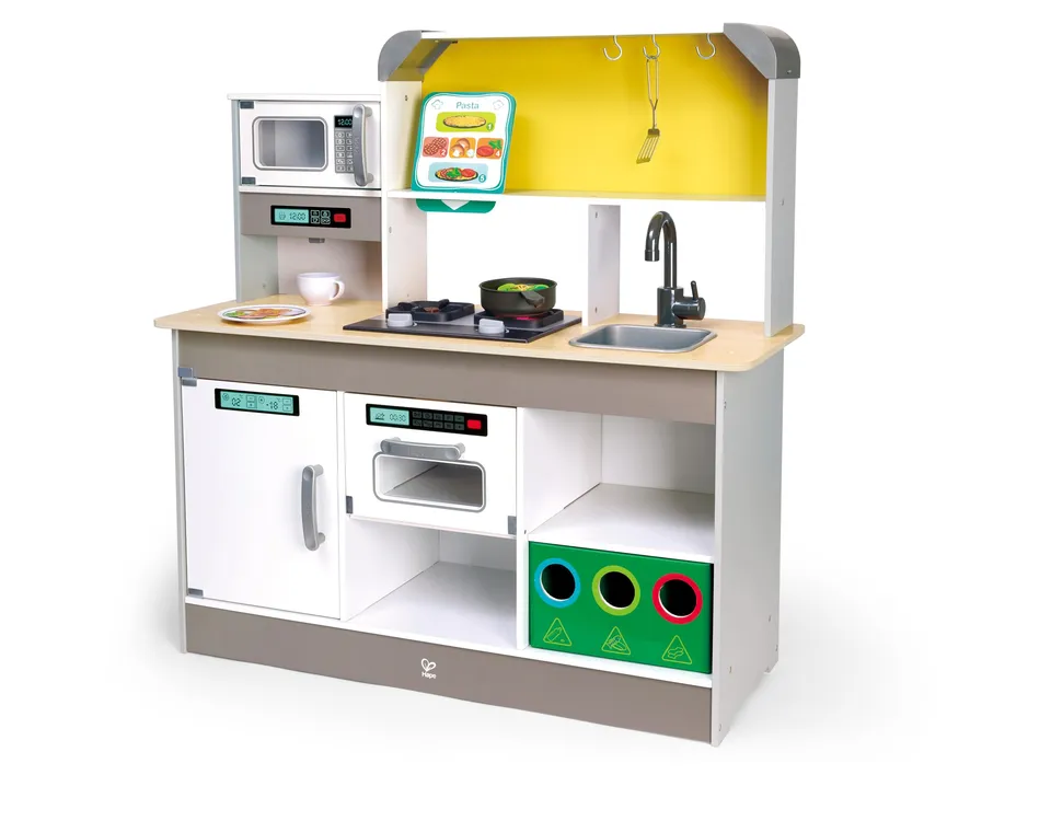 Hape Cucina e accessori E3177 Cucina di Gioco Deluxe con microonde