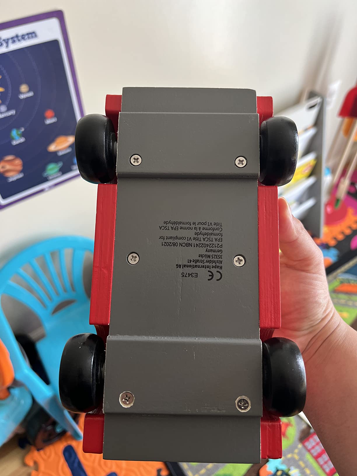 Hape Case delle bambole Auto familiare in legno rossa