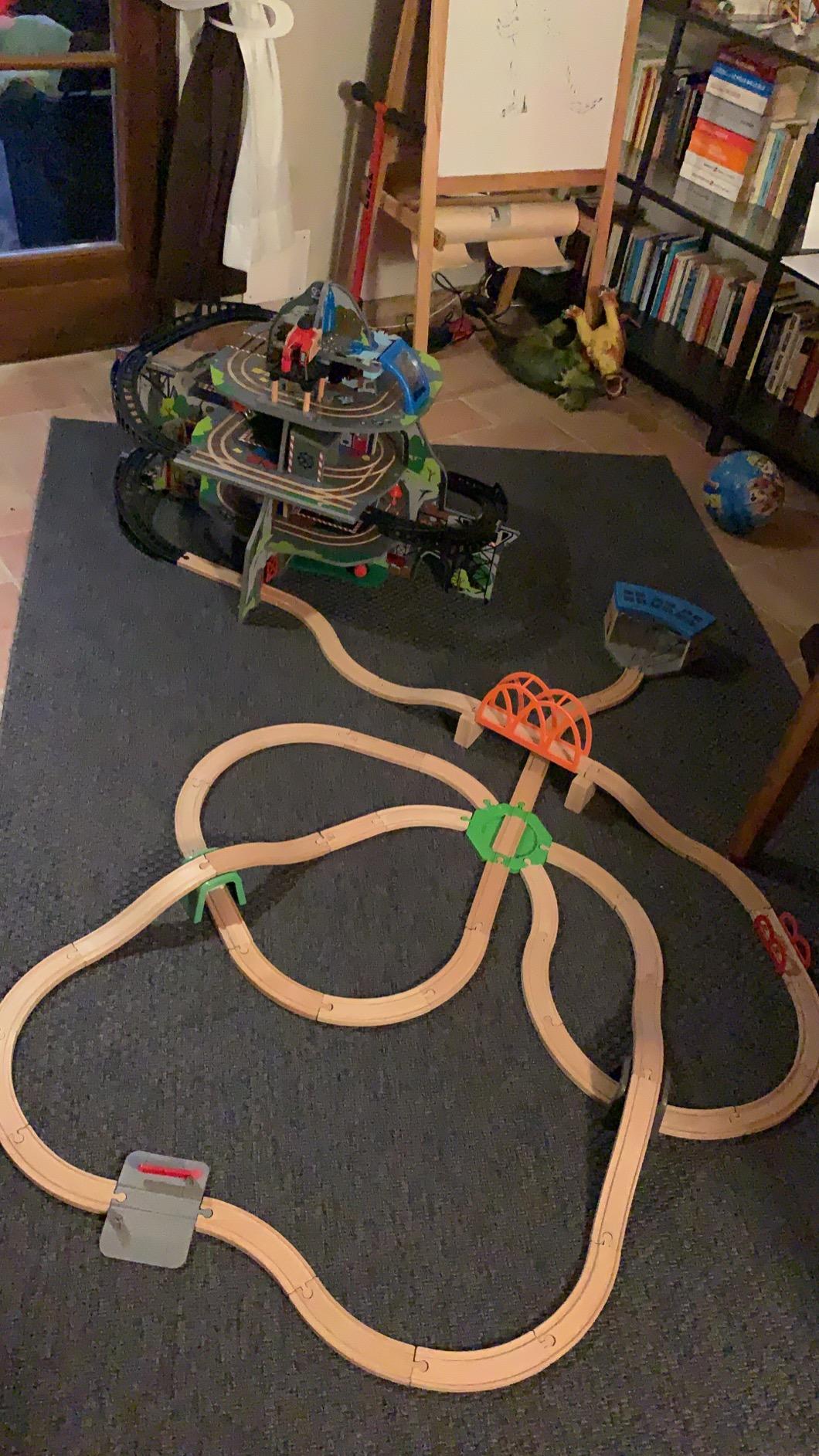 Hape Treno Mega Miniera Montana set ferroviario multilivello