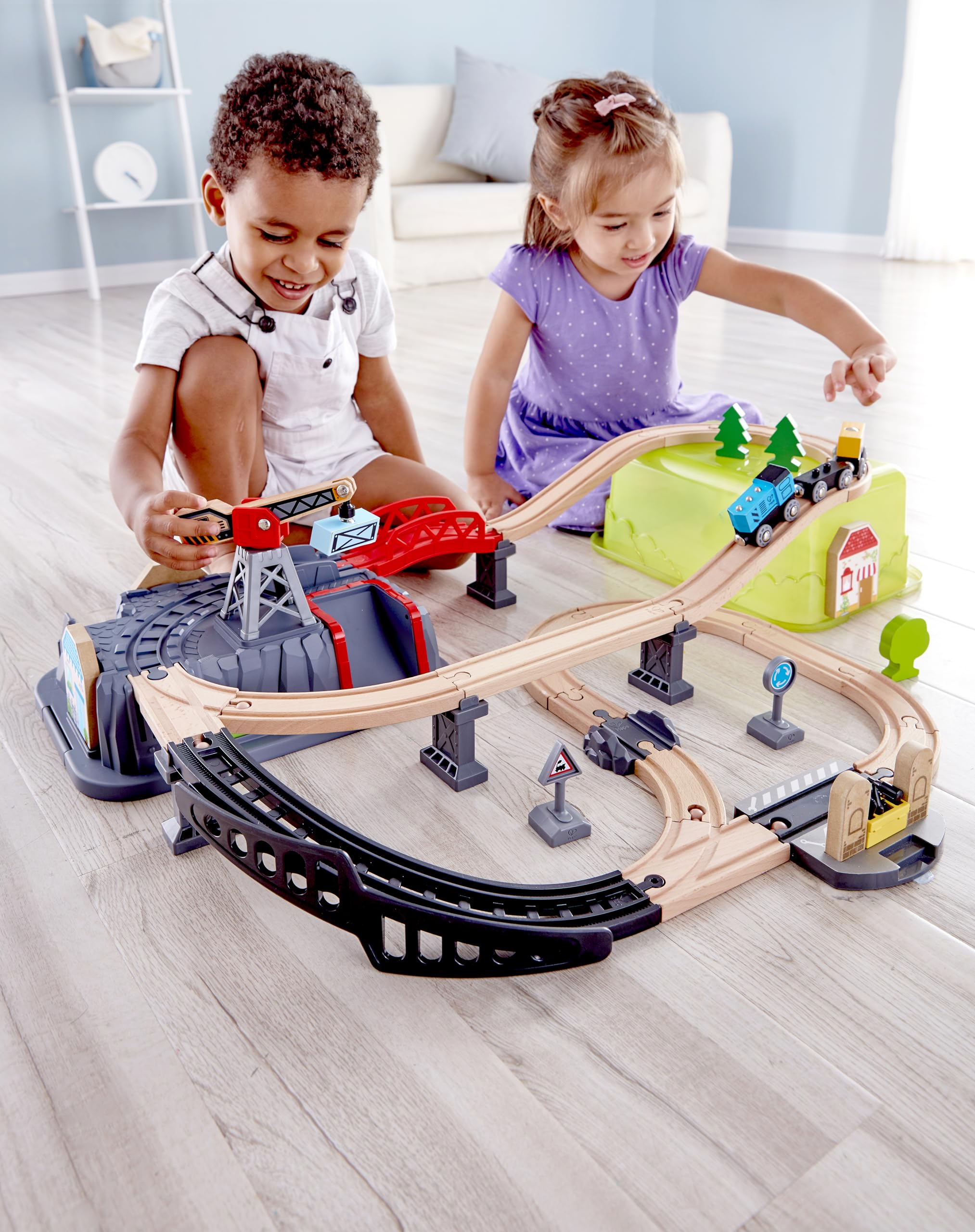 Hape Treno set costruzioni ferroviarie 50 pezzi con gru magnetica