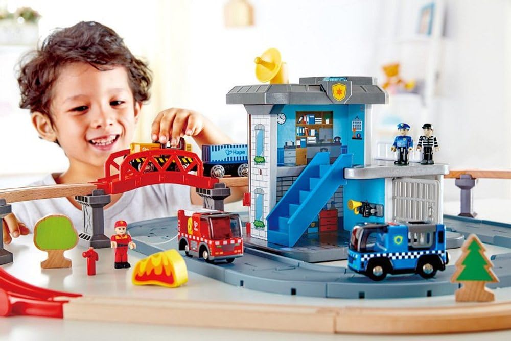 Hape Giochi di ruolo Quartier Generale polizia e vigili del fuoco set
