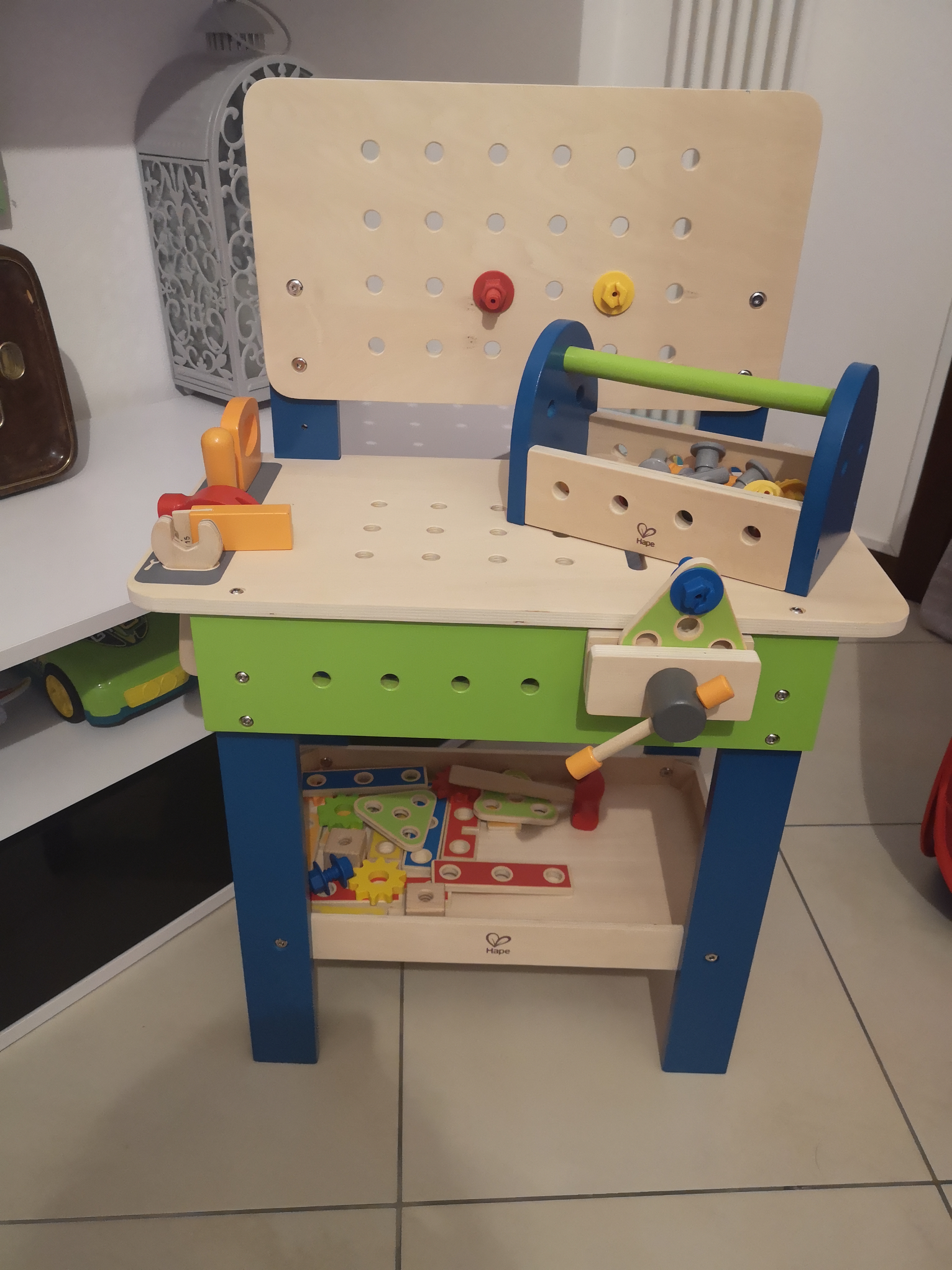 Hape Giochi di ruolo Banco da Lavoro banco da lavoro 35 pezzi regolabile