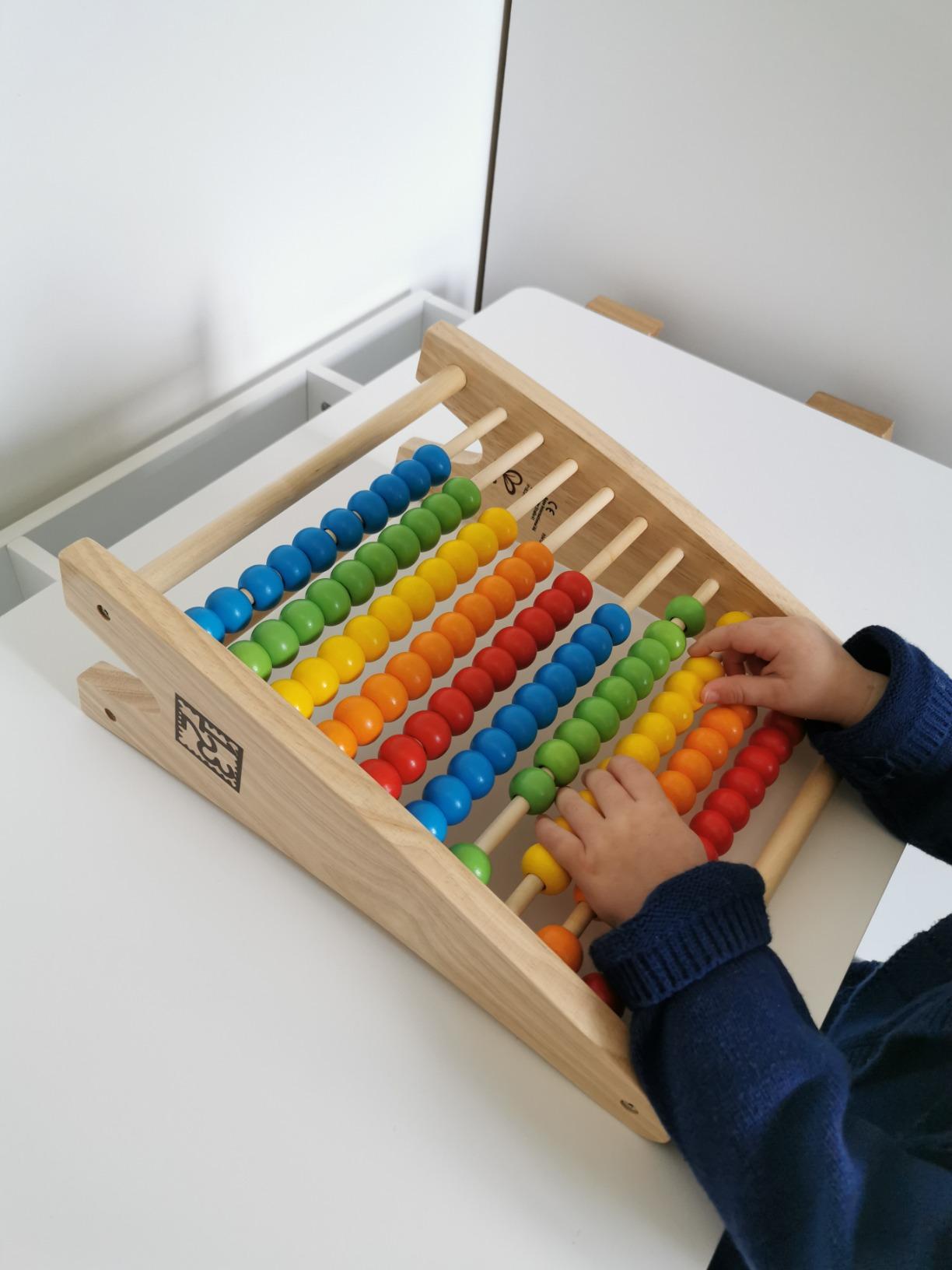 Hape Giocattoli per le abilità motorie E0412 Abaco Palline Arcobaleno