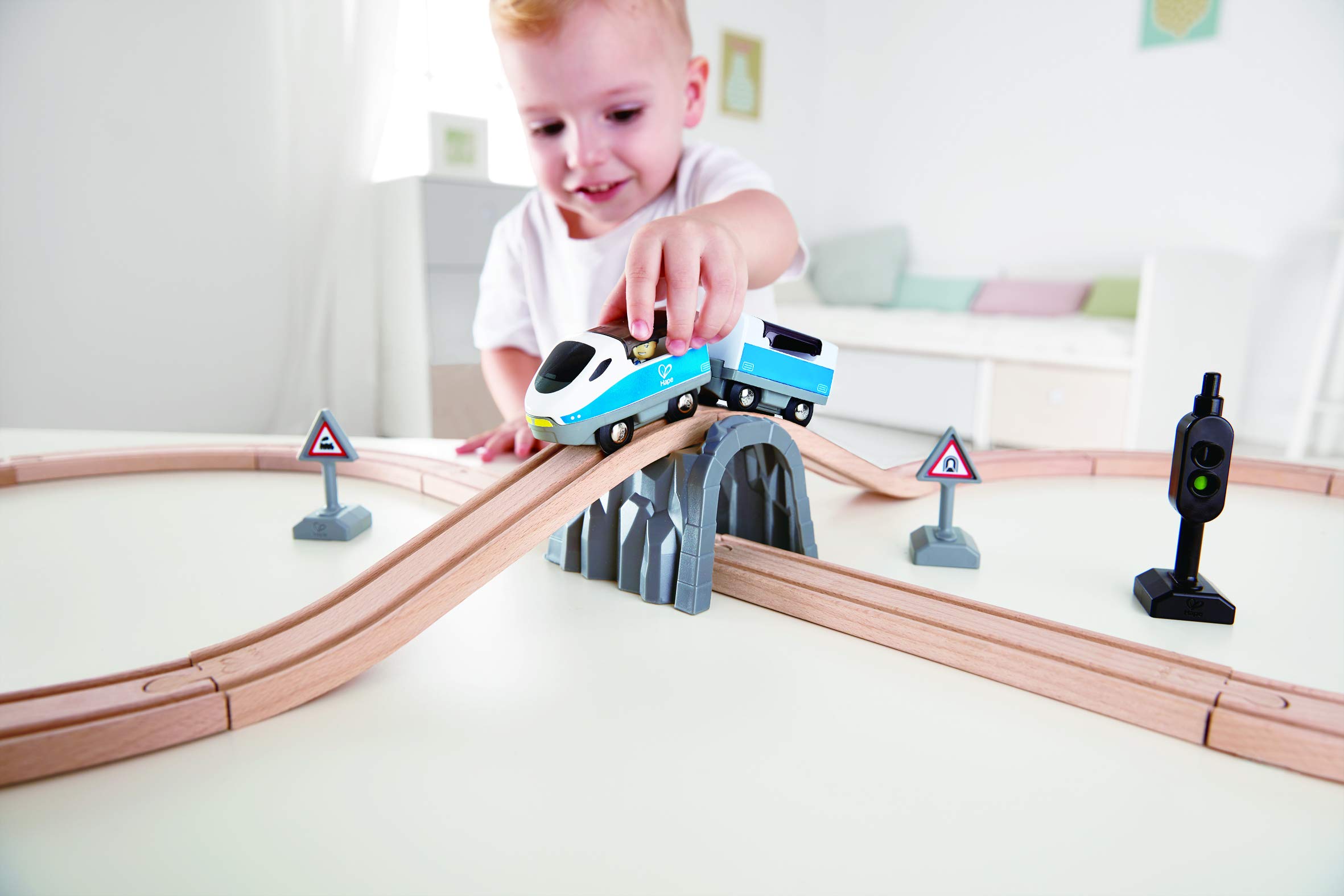 Hape Treno Set treno passeggeri con pista a 8 in legno