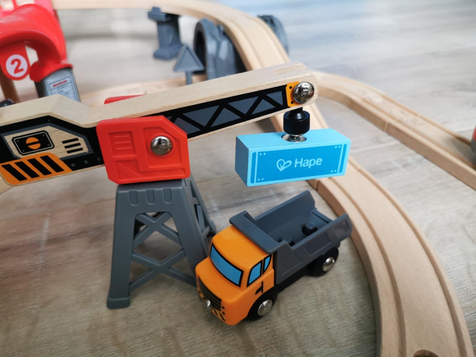 Hape Treno Pista Città Trafficata 51 pezzi ferroviaria