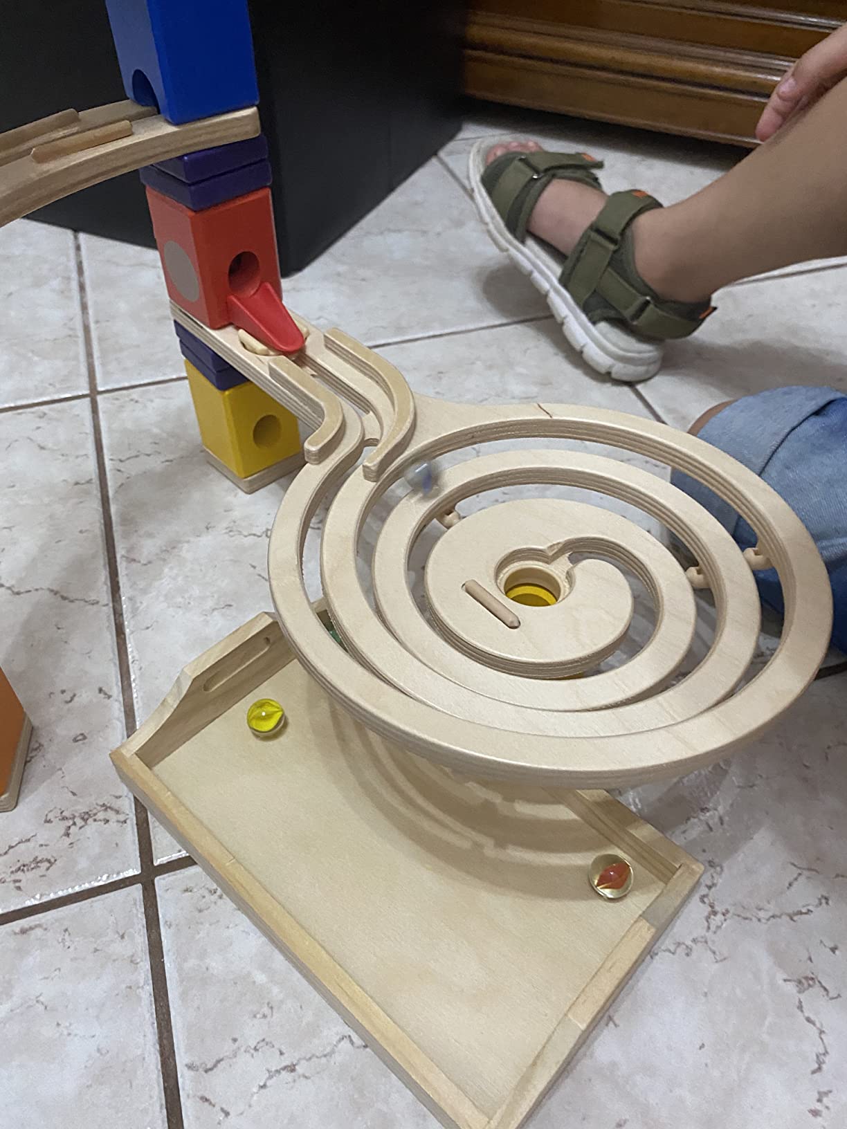 Hape Quadrilla Corsa verso il traguardo pista per biglie in legno dai 4 anni