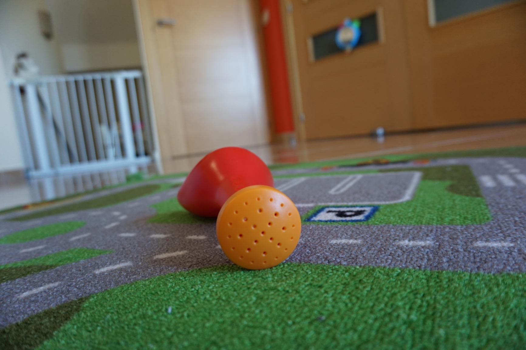 Hape Giochi da spiaggia Paletta con innaffiatoio rossa gioco sabbia