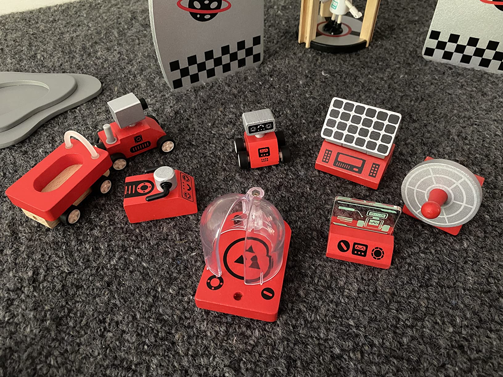 Hape Montare e costruire Razzo spaziale gioco di ruolo in legno 20 pezzi