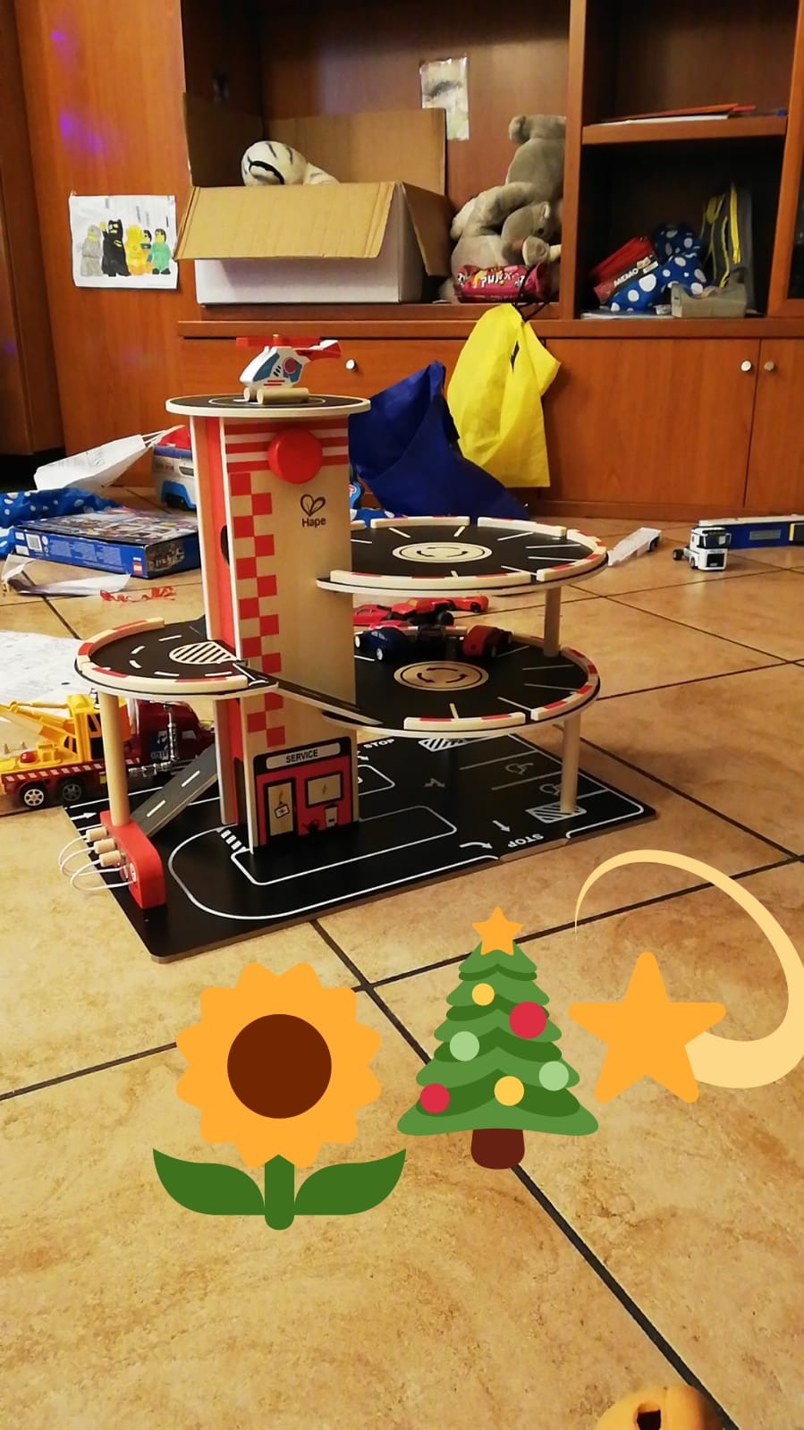 Hape Giochi di ruolo Garage in Legno garage giocattolo a 4 piani