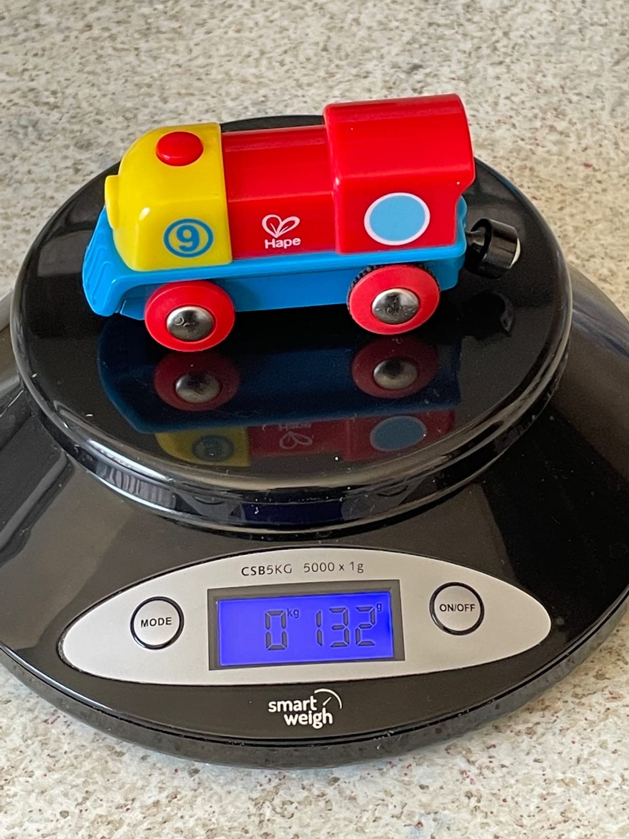 Hape Treno E3820 Piccola locomotiva con pulsante a batterie