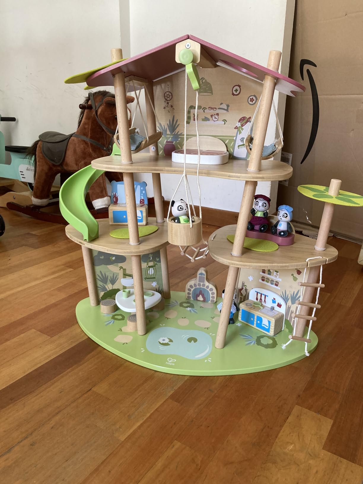 Hape Green Planet Explorers Casa di bambù dei Panda casa giocattolo 3 piani in bambù