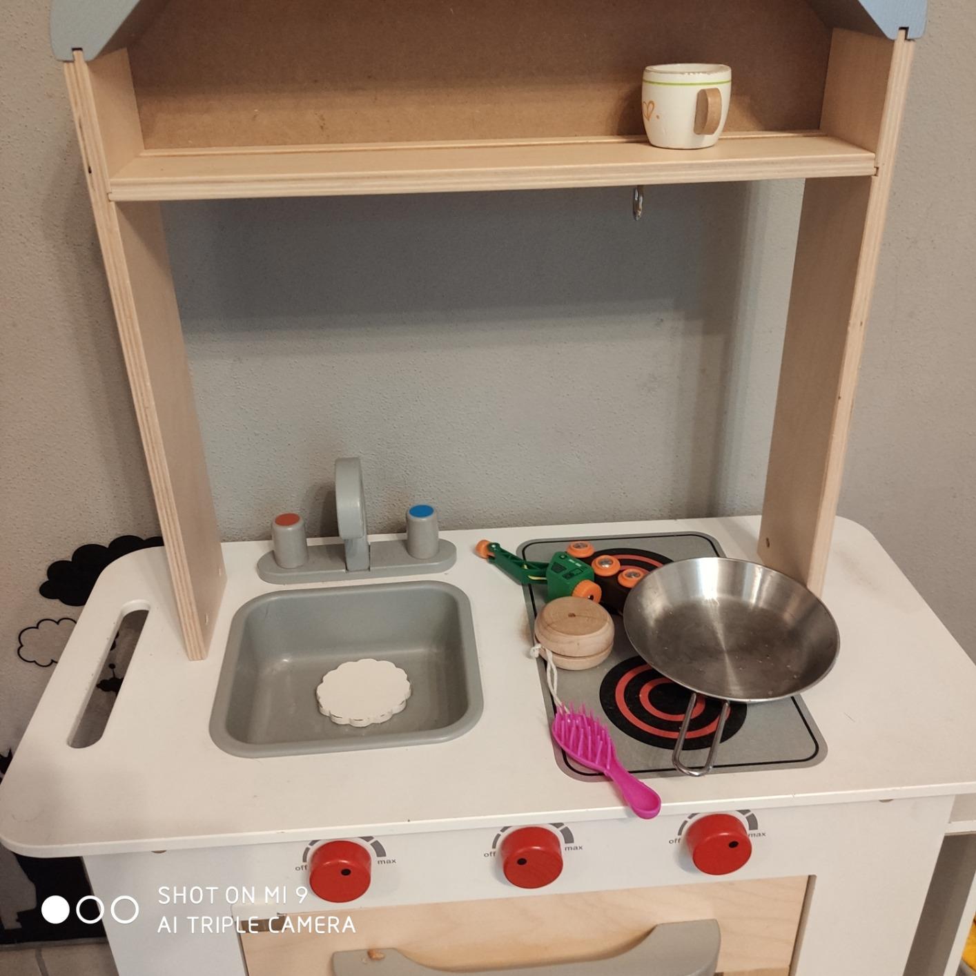 Hape Cucina e accessori Big Rosso, Trasparente cucina giocattolo in legno rossa