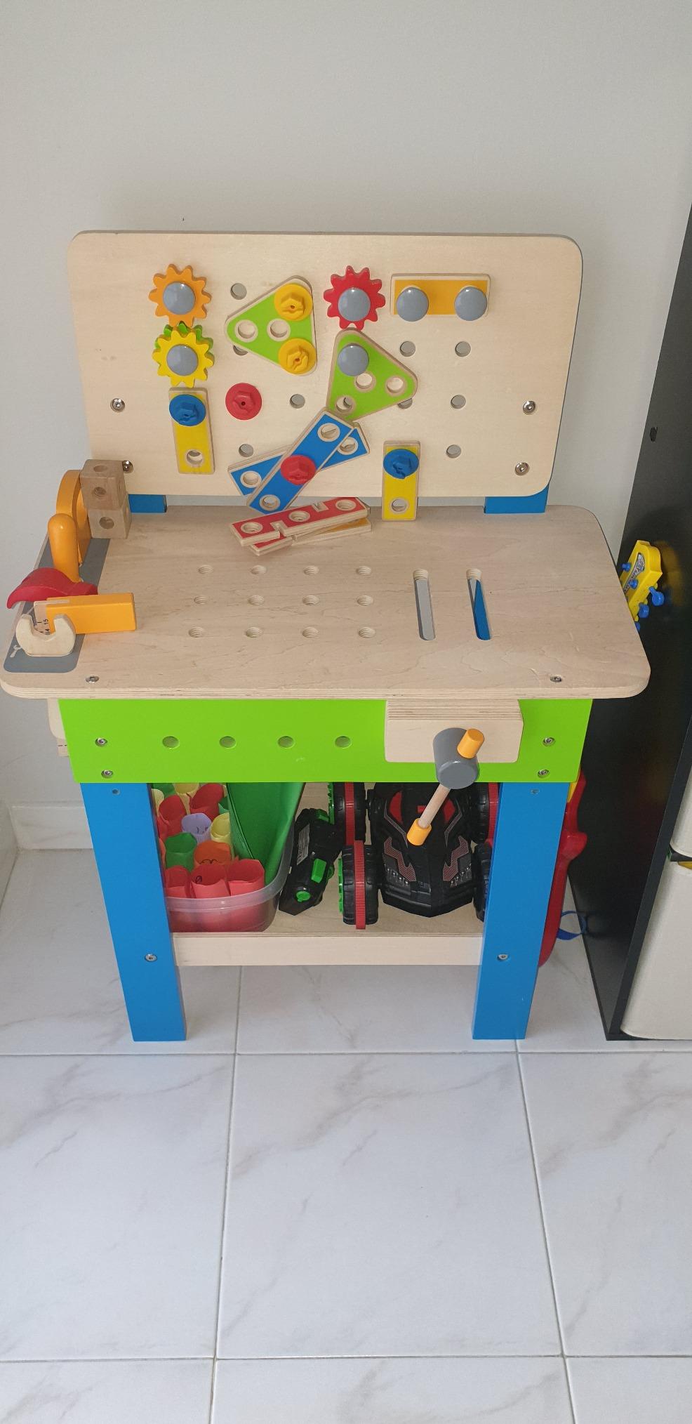 Hape Giochi di ruolo Banco da Lavoro banco da lavoro 35 pezzi regolabile