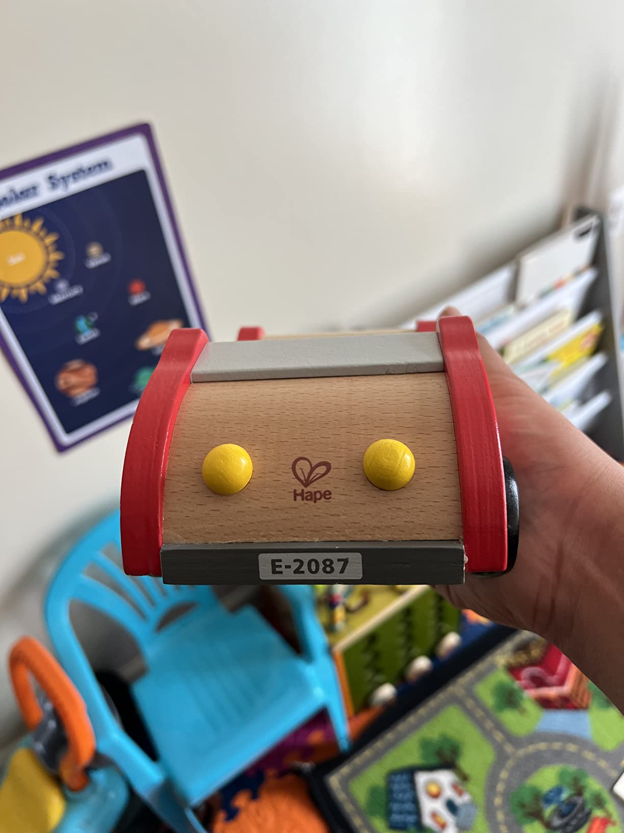 Hape Case delle bambole Auto familiare in legno rossa