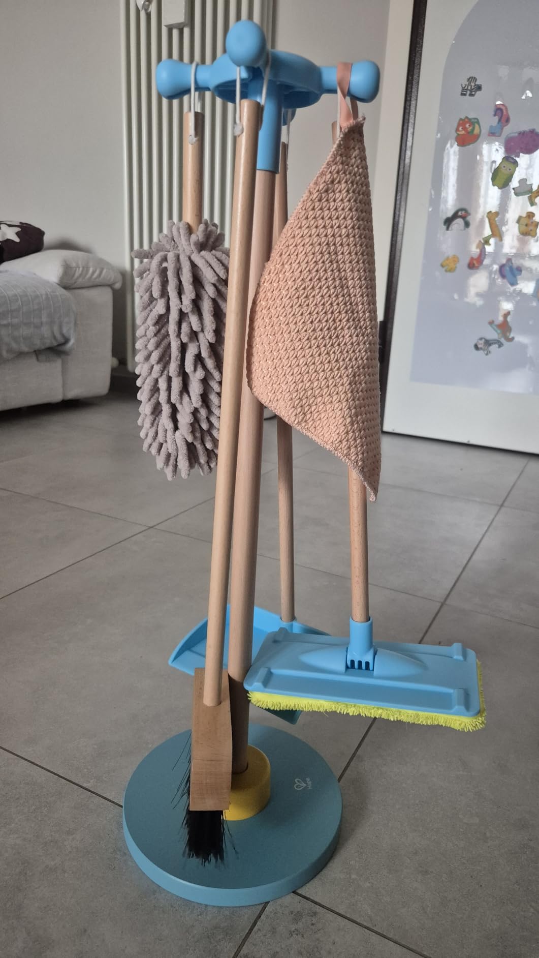 Hape Giochi di ruolo Set per la pulizia giocattolo con supporto