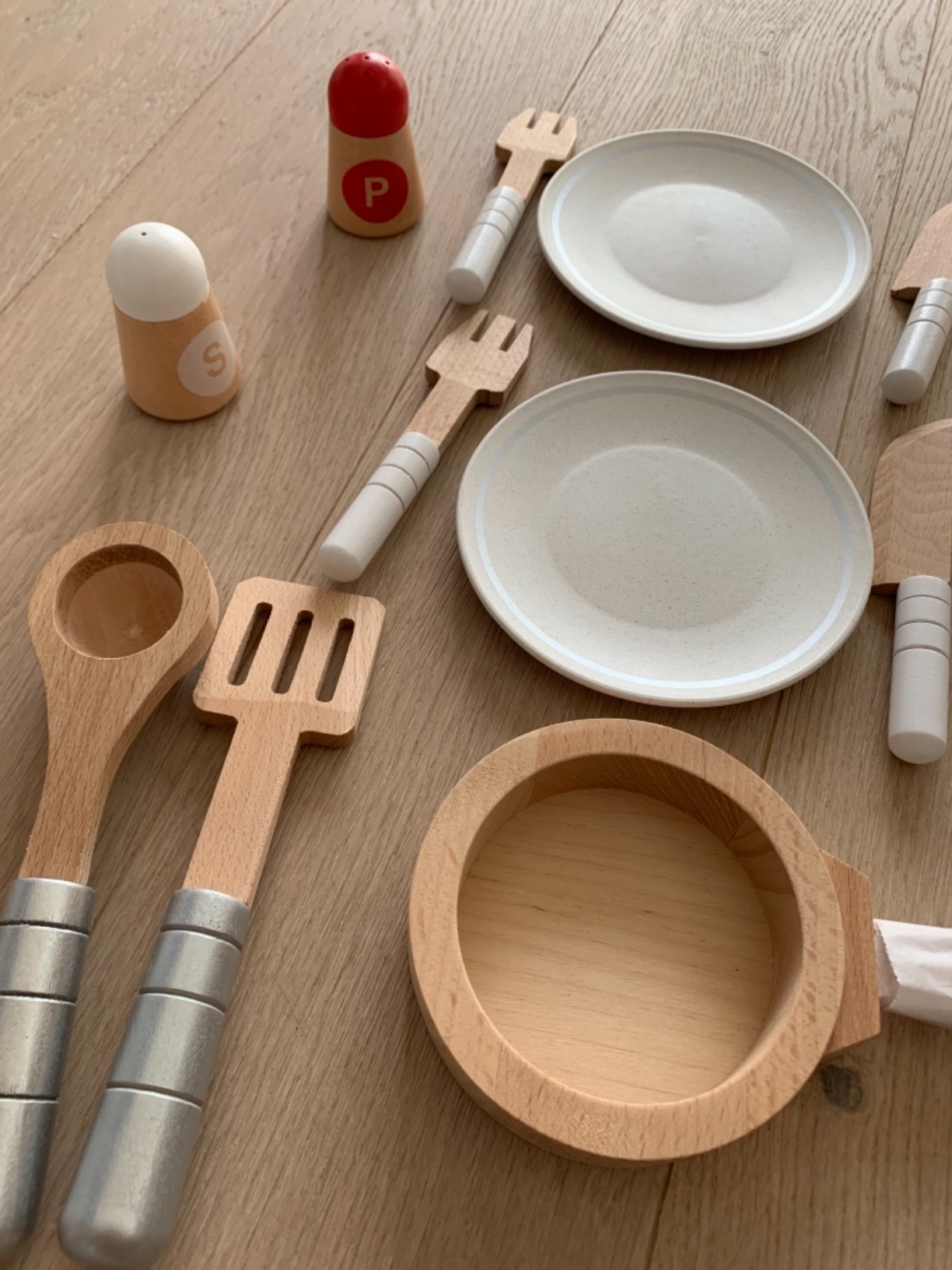 Hape Cucina e accessori Set Cucina & Servi in legno 13 pezzi