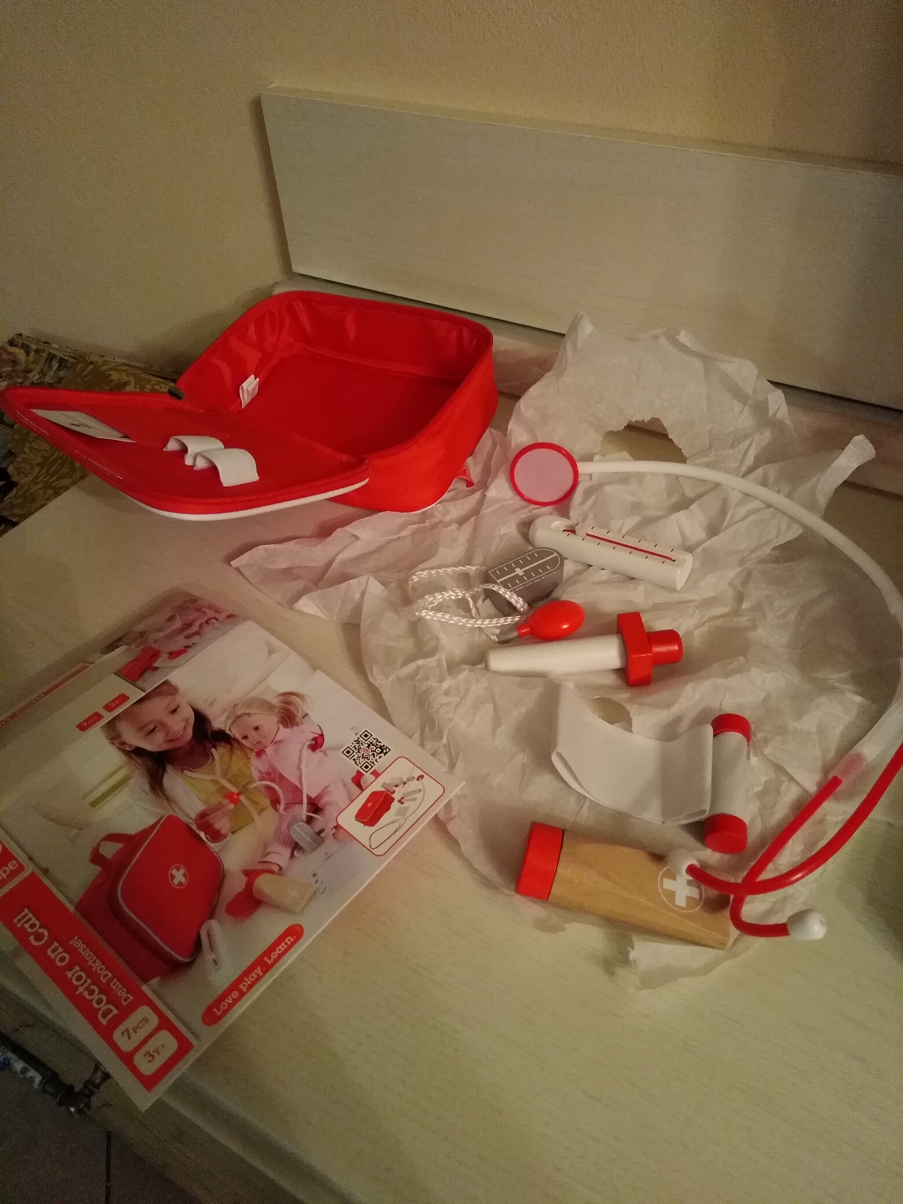 Hape Giochi di ruolo Il Medico di Turno set dottore dai 3 anni
