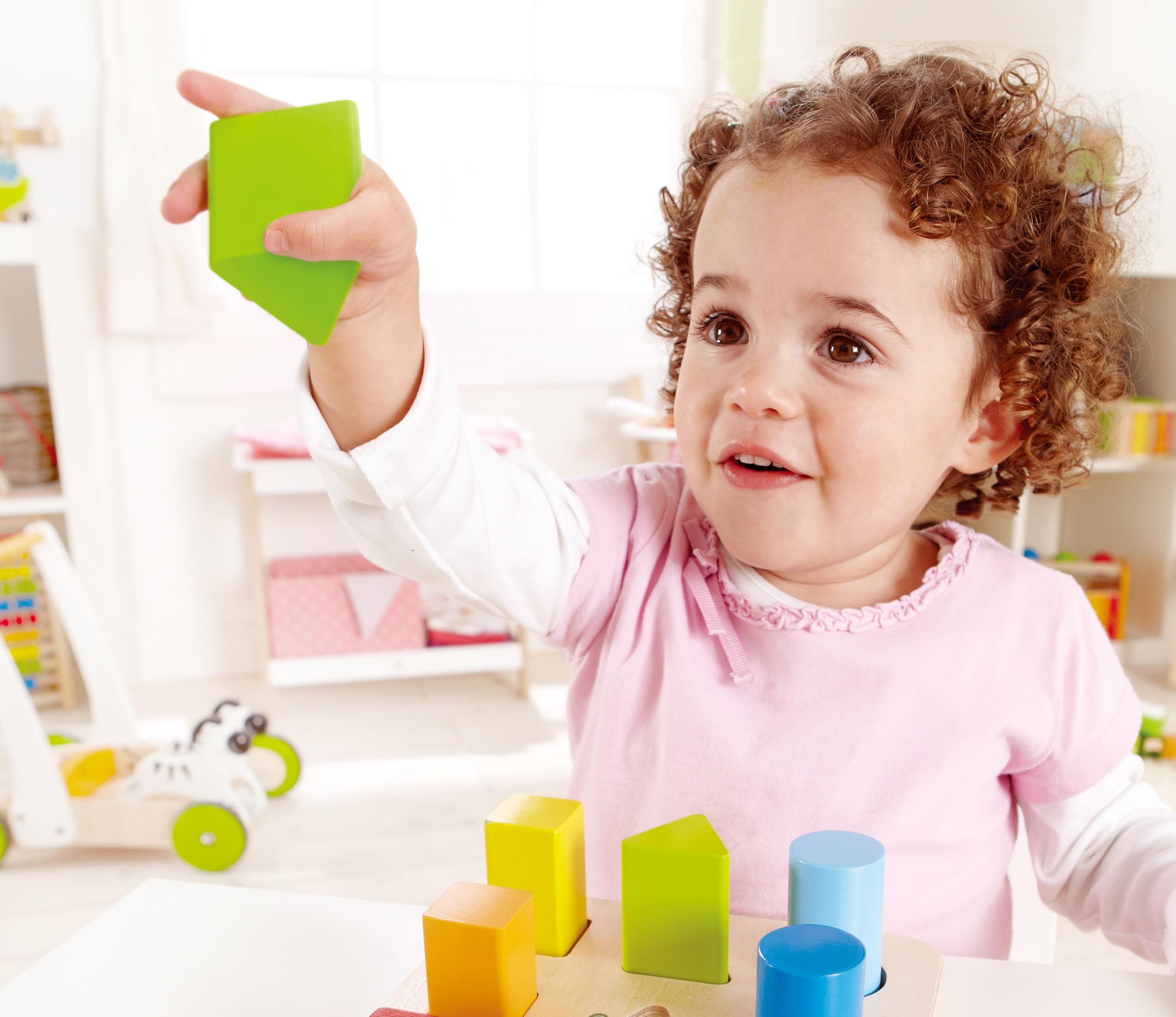 Hape Giocattoli per le abilità motorie E0426 Incastro di Colori e Forme