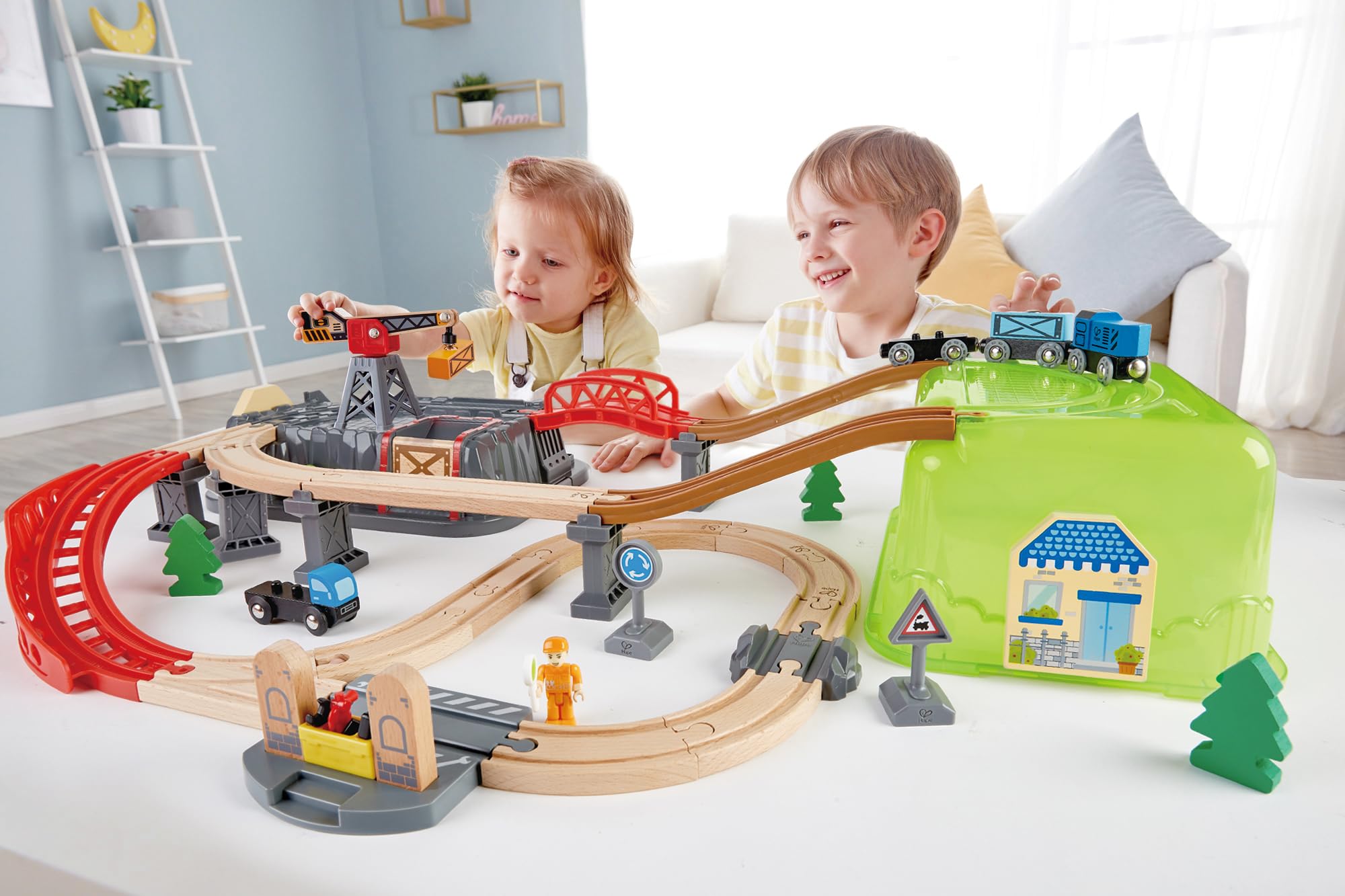 Hape Treno set costruzioni ferroviarie 50 pezzi con gru magnetica