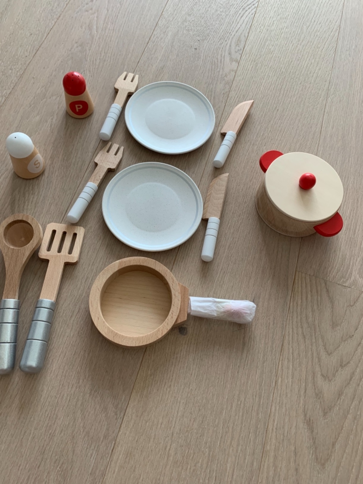 Hape Cucina e accessori Set Cucina & Servi in legno 13 pezzi