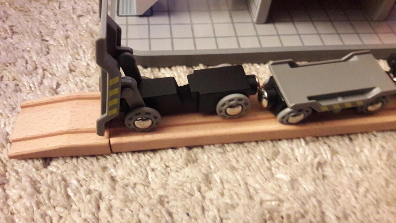 Hape Treno Race Track Station E3734 stazione di pista Green PE