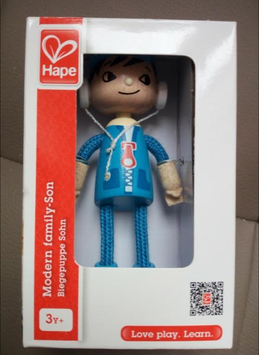 Hape Case delle bambole e accessori Bambola Figlio in legno con arti flessibili