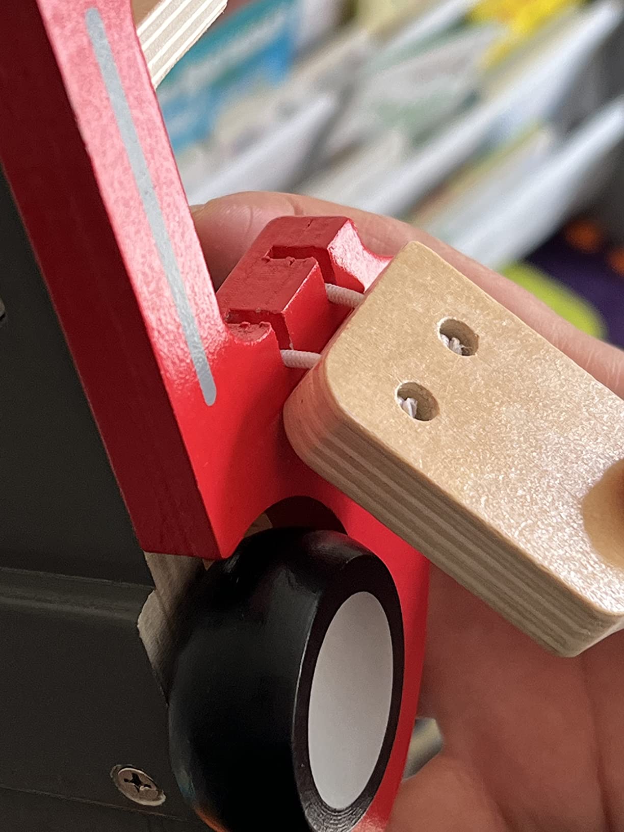 Hape Case delle bambole Auto familiare in legno rossa