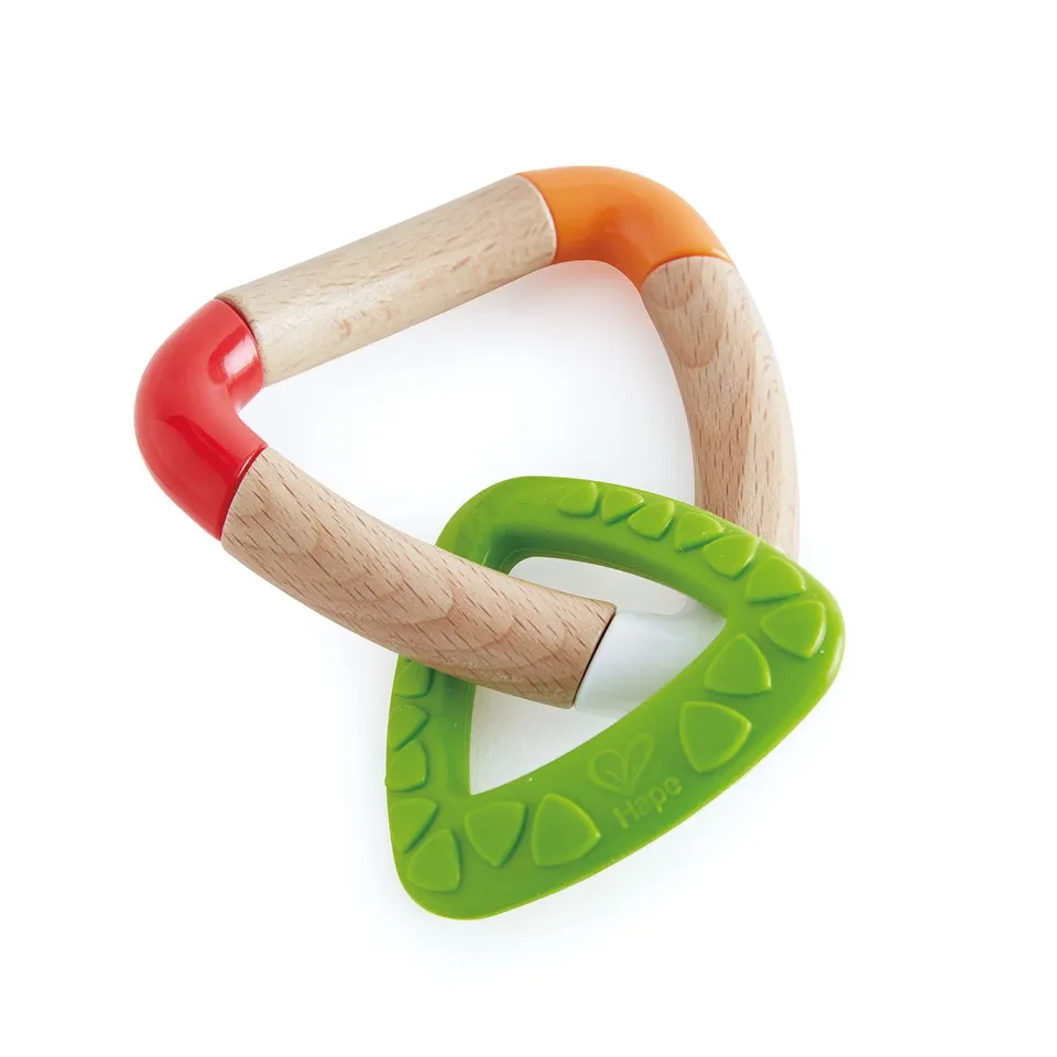 Hape E0018 Dentaruolo con Triangoli Intrecciati in silicone e legno